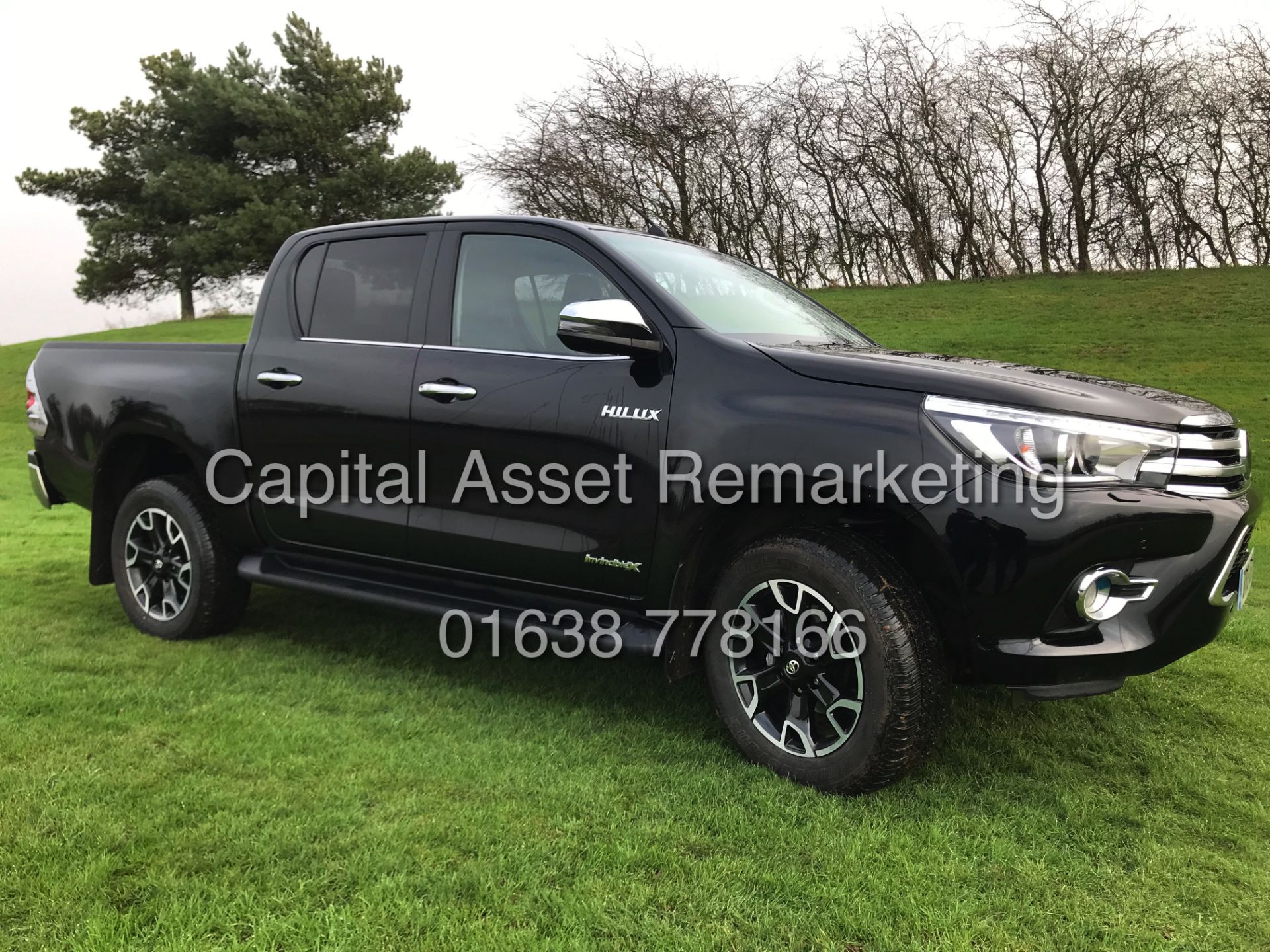 TOYOTA HILUX "INVINCIBLE X" 2.4D4D AUTOMATIC - DOUBLE CAB - 18 REG - BLACK - HUGE SPEC - WOW!!! - Image 3 of 32