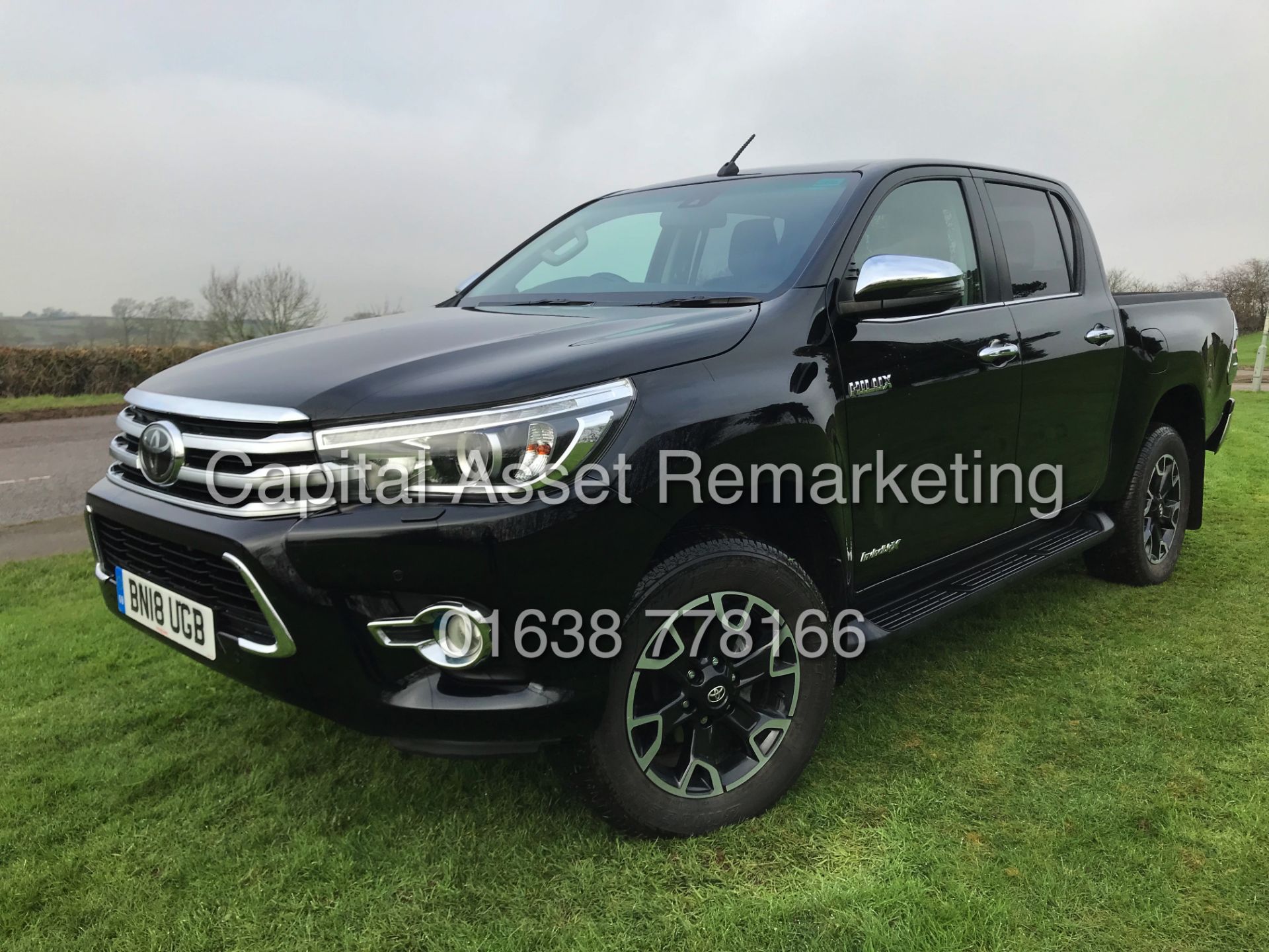 TOYOTA HILUX "INVINCIBLE X" 2.4D4D AUTOMATIC - DOUBLE CAB - 18 REG - BLACK - HUGE SPEC - WOW!!! - Image 6 of 32