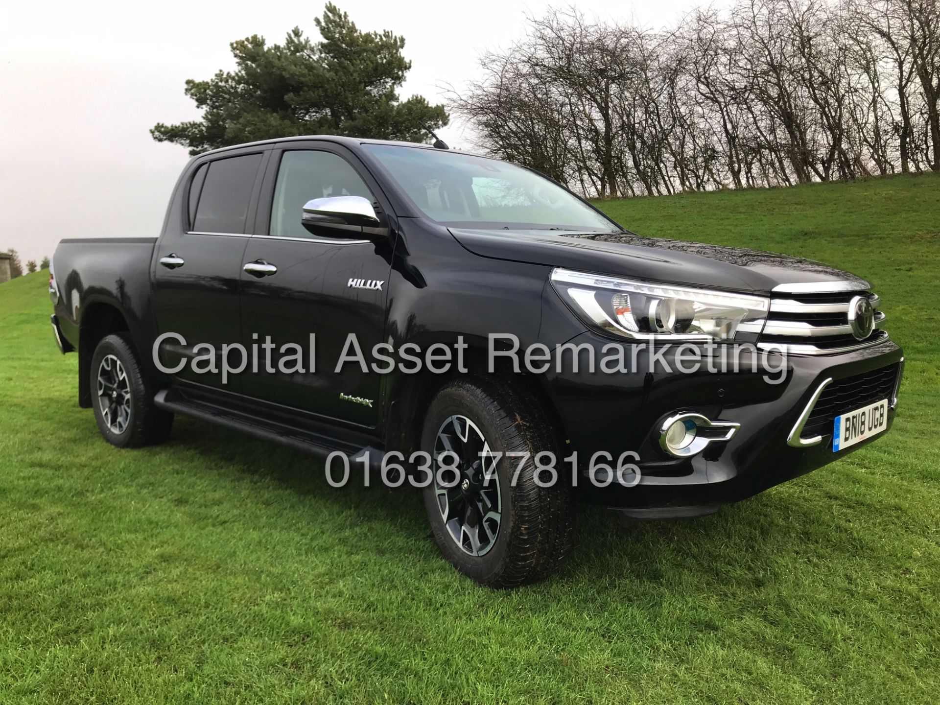 TOYOTA HILUX "INVINCIBLE X" 2.4D4D AUTOMATIC - DOUBLE CAB - 18 REG - BLACK - HUGE SPEC - WOW!!! - Image 4 of 32