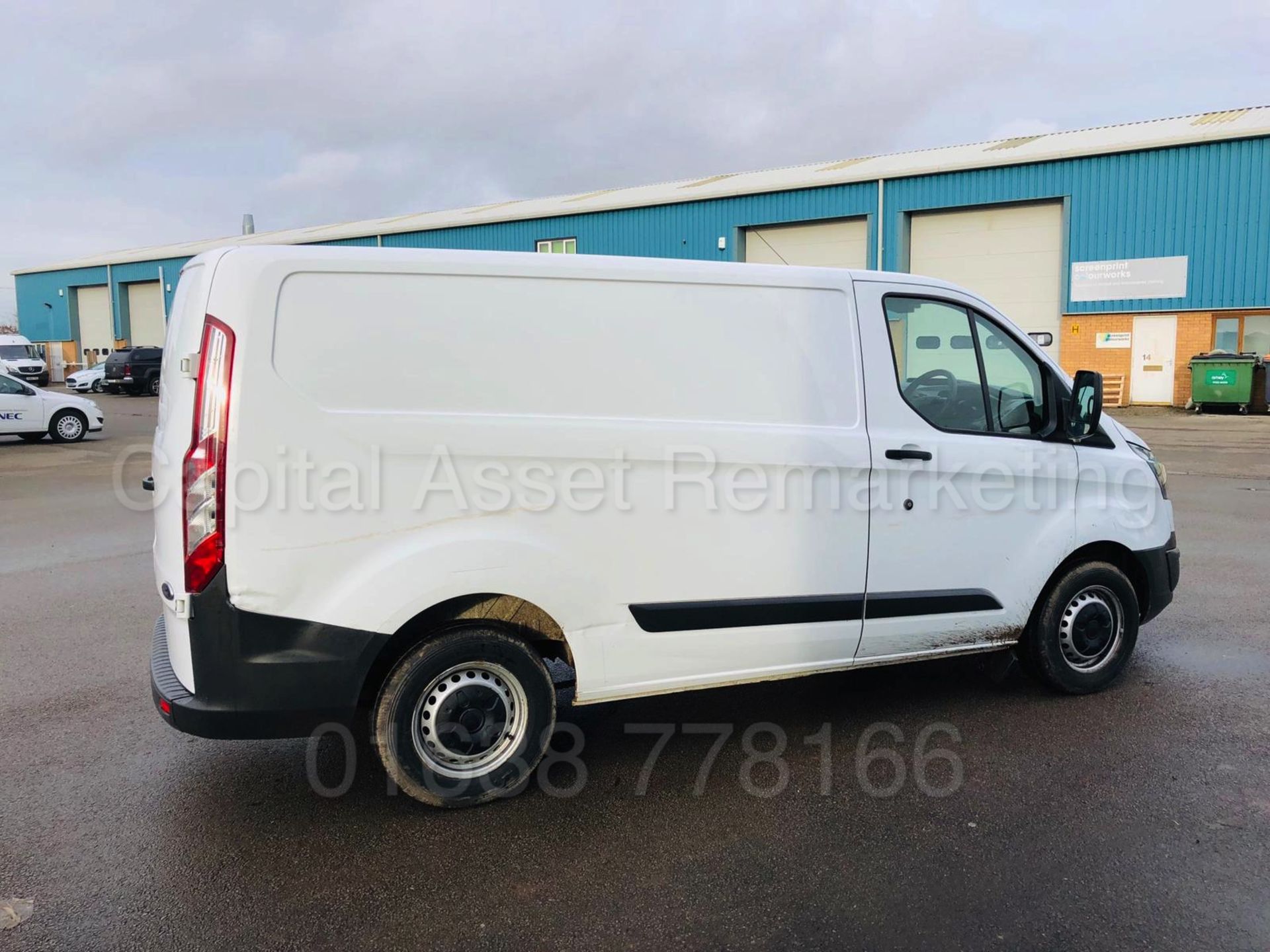 (On Sale) FORD TRANSIT CUSTOM 270 ECO-TECH *PANEL VAN* (65 REG) '2.2 TDCI - 6 SPEED' **LOW MILES** - Image 7 of 26