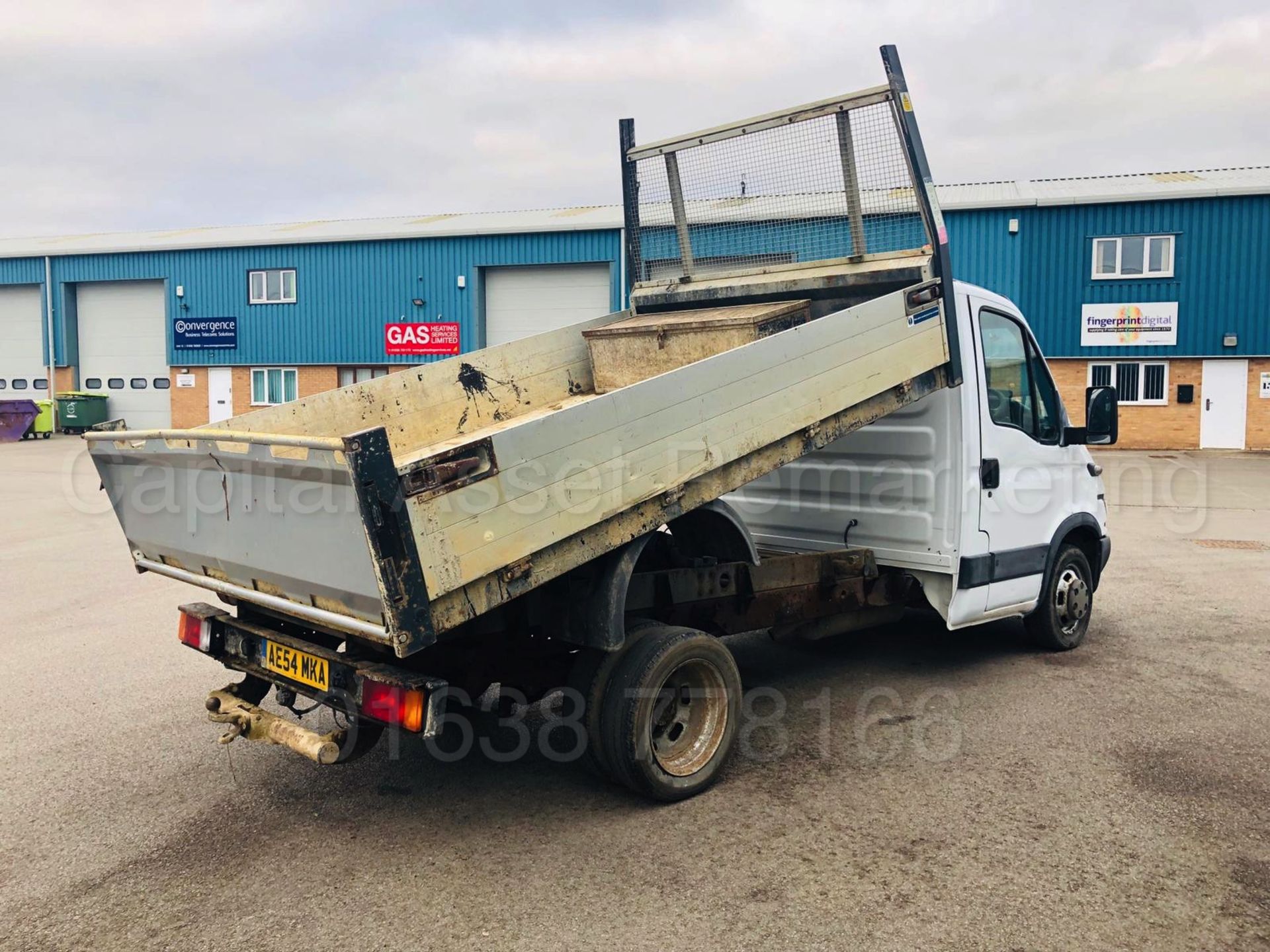 IVECO DAILY 35C12 *LCV - TIPPER TRUCK* (2005) '2.3 DIESEL - 115 BHP - 5 SPEED' **3500 KG** (NO VAT) - Image 8 of 17