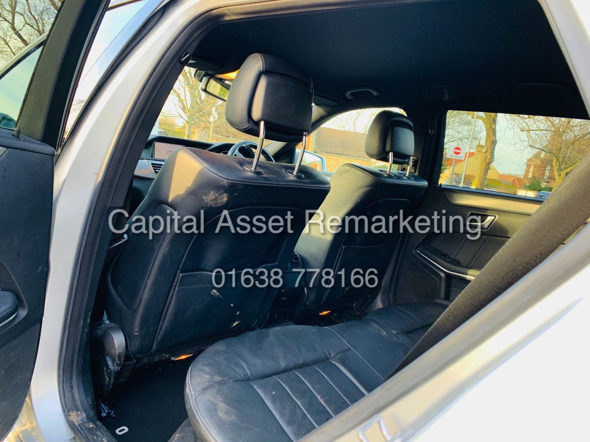 (ON SALE) MERCEDES E300d "HYBRID - SPECIAL EQUIPMENT" ESTATE (2015 MODEL) 1 OWNER - SAT NAV -LEATHER - Image 26 of 31