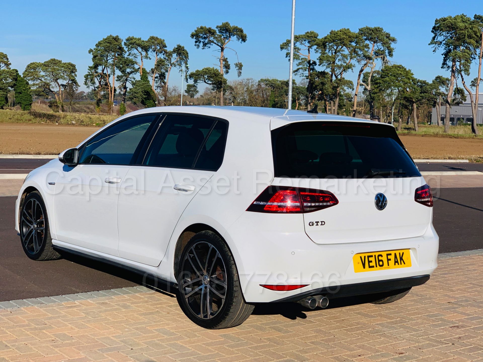 VOLKSWAGEN GOLF *GTD EDITON* 5 DOOR (2016) '2.0 TDI - 184 BHP - AUTO / DSG' (1 OWNER) **HUGE SPEC** - Image 9 of 58