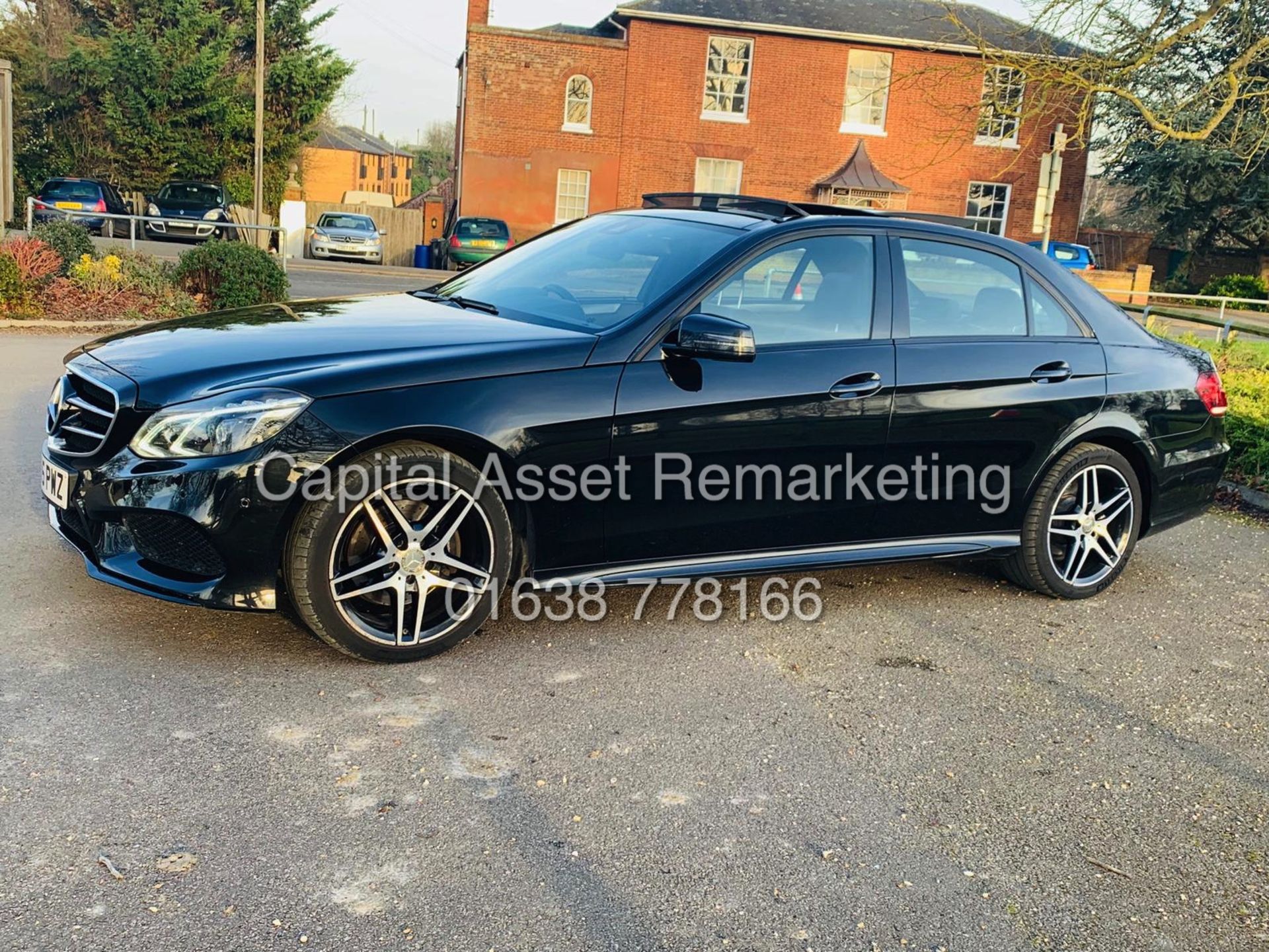 (On Sale) MERCEDES E220D 7G TRONIC "AMG PREMIUM- NIGHT EDITION" MASSIVE SPEC (2015) SAT NAV-PAN ROOF - Bild 2 aus 41