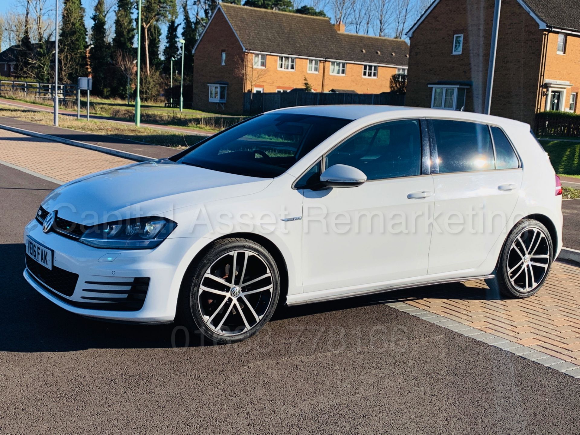 VOLKSWAGEN GOLF *GTD EDITON* 5 DOOR (2016) '2.0 TDI - 184 BHP - AUTO / DSG' (1 OWNER) **HUGE SPEC** - Image 7 of 58