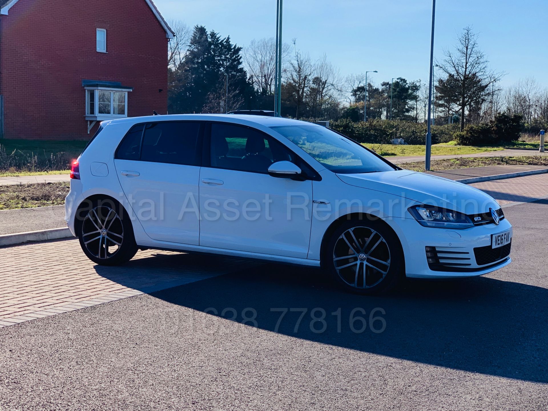 VOLKSWAGEN GOLF *GTD EDITON* 5 DOOR (2016) '2.0 TDI - 184 BHP - AUTO / DSG' (1 OWNER) **HUGE SPEC** - Bild 13 aus 58