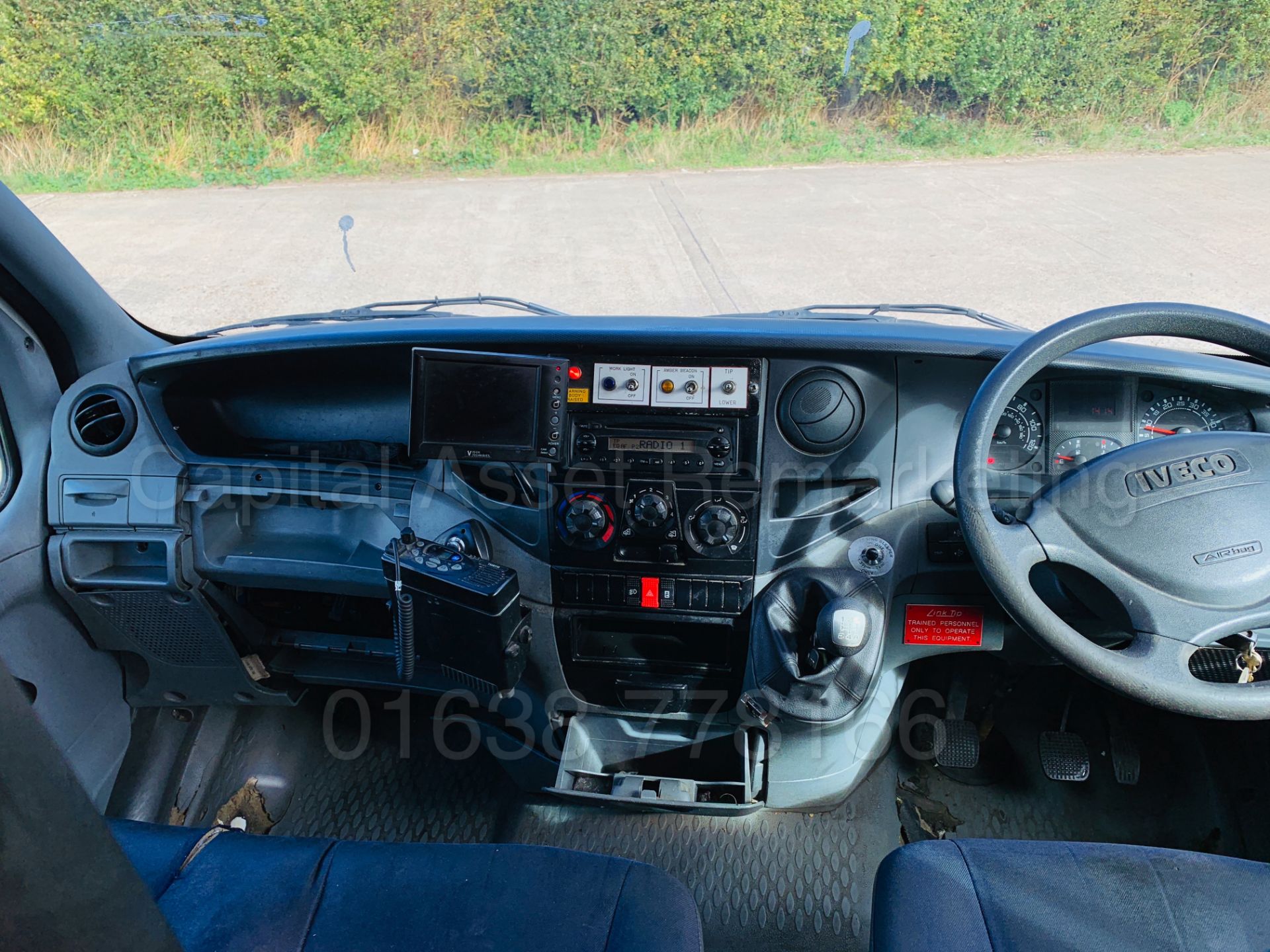 IVECO DAILY 35C12 *D/CAB - TIPPER* (2009 MODEL) '2.3 DIESEL - 115 BHP - 5 SPEED' *LOW MILES* - Image 21 of 29