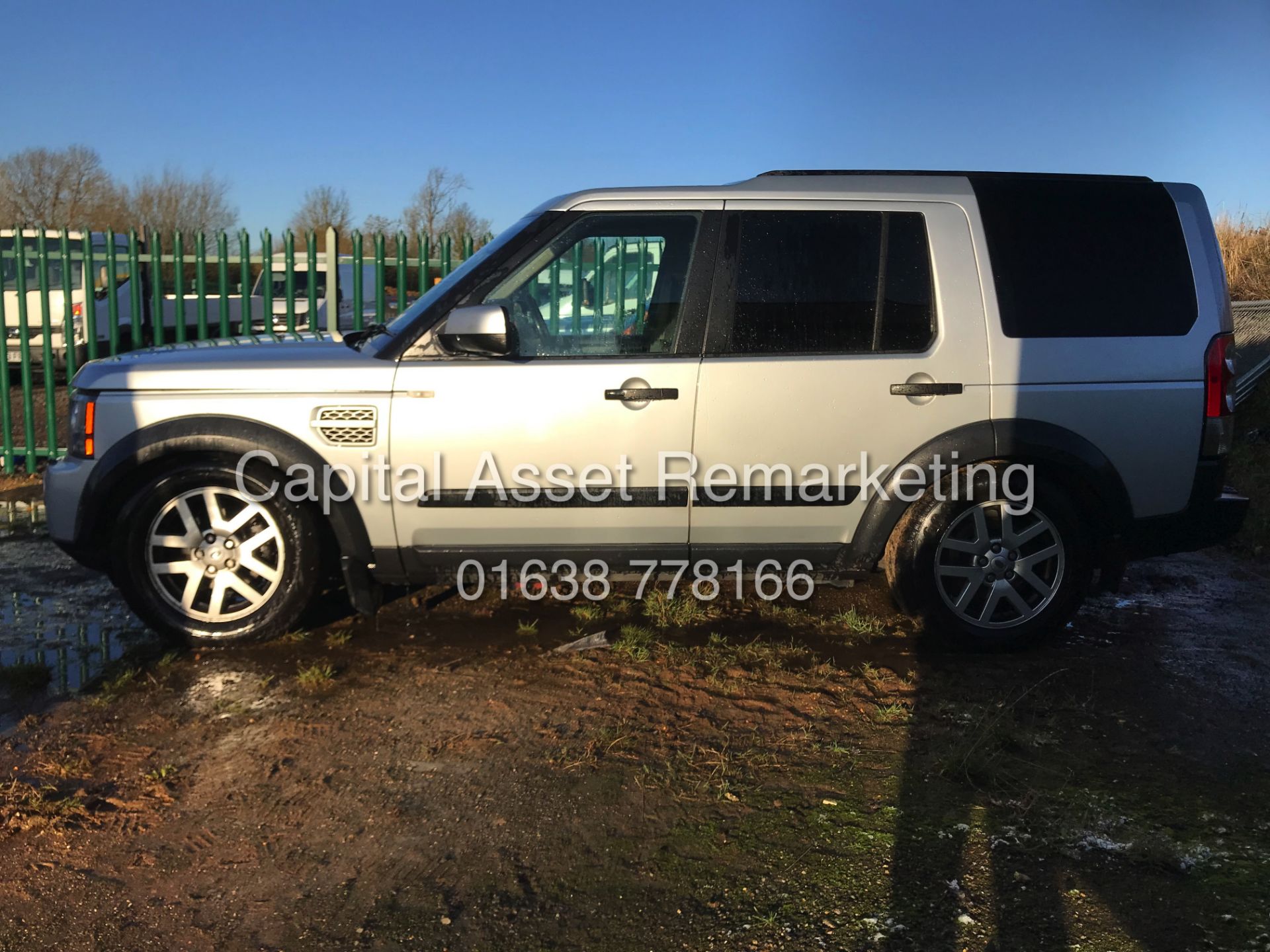 On Sale LAND ROVER DISCOVERY 4 2.7TDV6 AUTO "COMMERCIAL" MASSIVE SPEC (10 REG) SAT NAV - LEATHER - Bild 3 aus 10