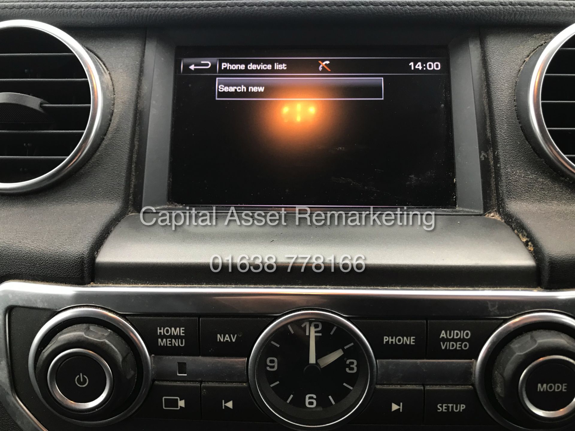 LAND ROVER DISCOVERY 4 *SE EDITION* (2016) '3.0 SDV6 - 8 SPEED AUTO' *LEATHER & SAT NAV* (HUGE SPEC) - Image 19 of 24