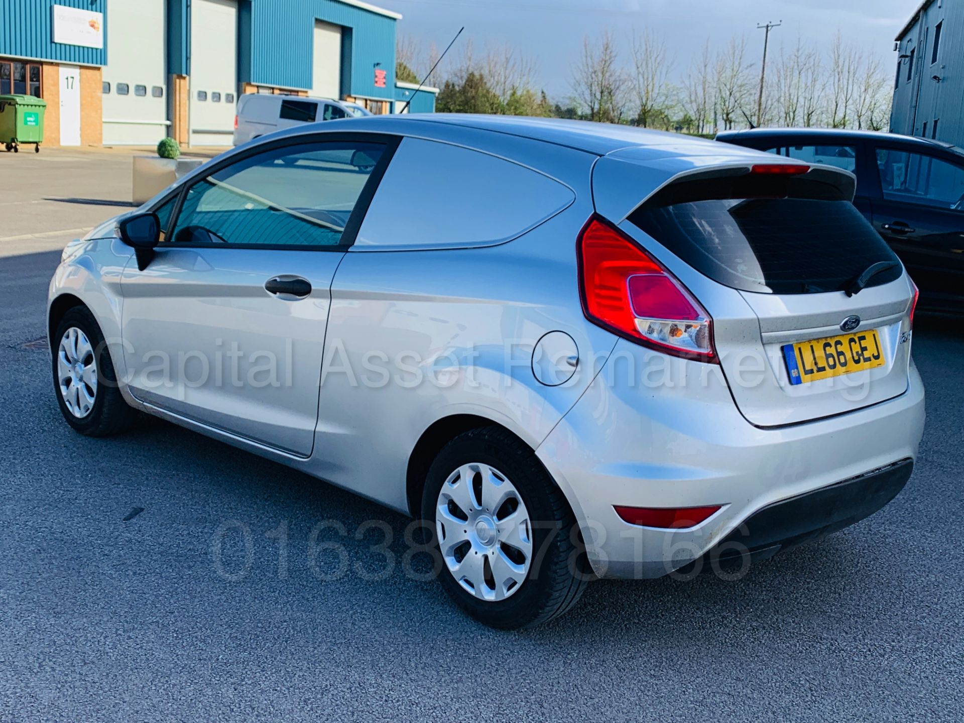 FORD FIESTA *LCV - PANEL VAN* (2017 MODEL) '1.5 TDCI - 95 BHP - STOP/START' **AIR CON - BLUETOOTH** - Image 7 of 34