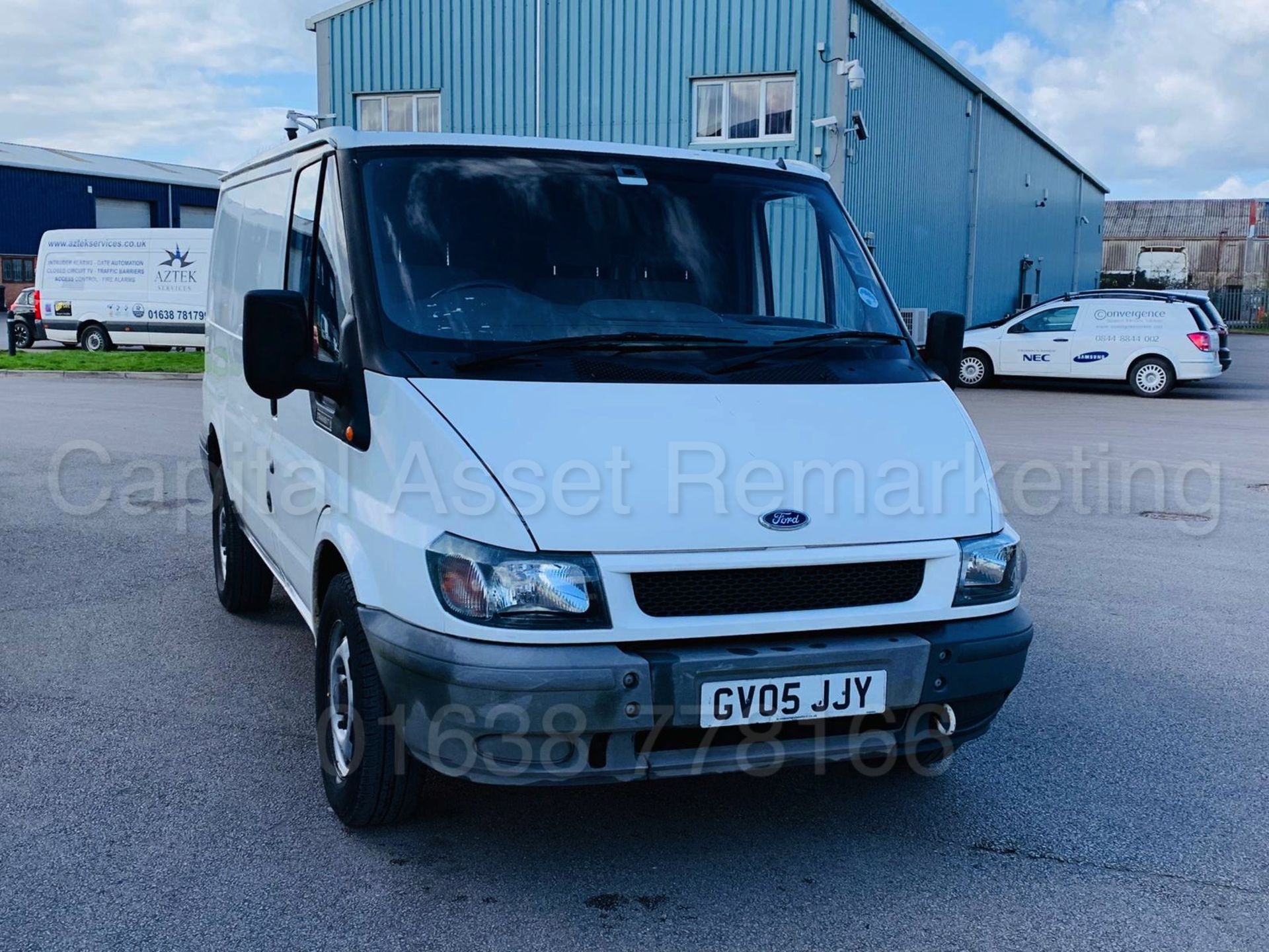 (On Sale) FORD TRANSIT T300 *SWB -PANEL VAN* (2005) '2.3 PETROL/GAS - BI-FUEL - 140 BHP' *LOW MILES* - Image 9 of 26