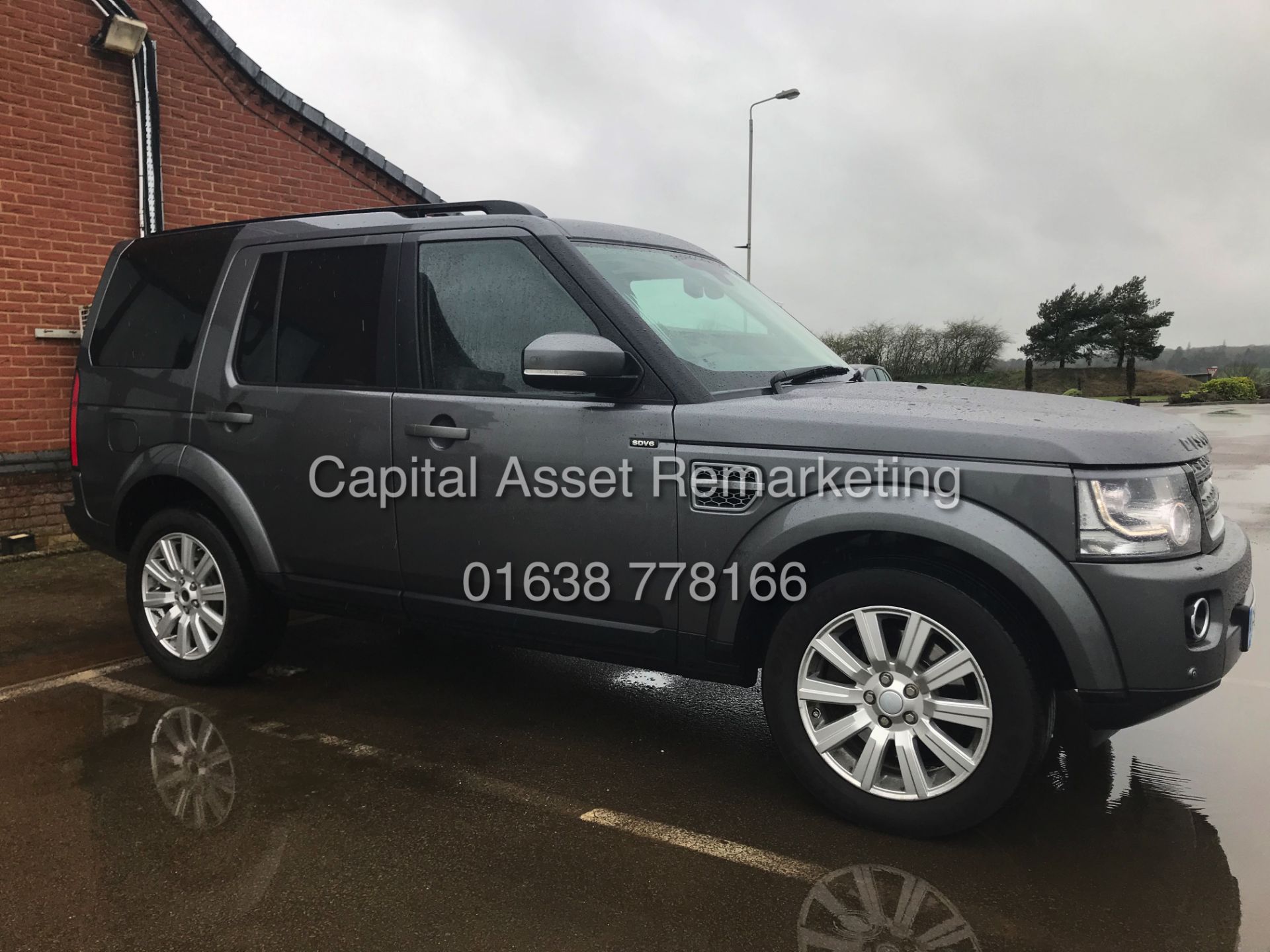 LAND ROVER DISCOVERY 4 *SE EDITION* (2016) '3.0 SDV6 - 8 SPEED AUTO' *LEATHER & SAT NAV* (HUGE SPEC)