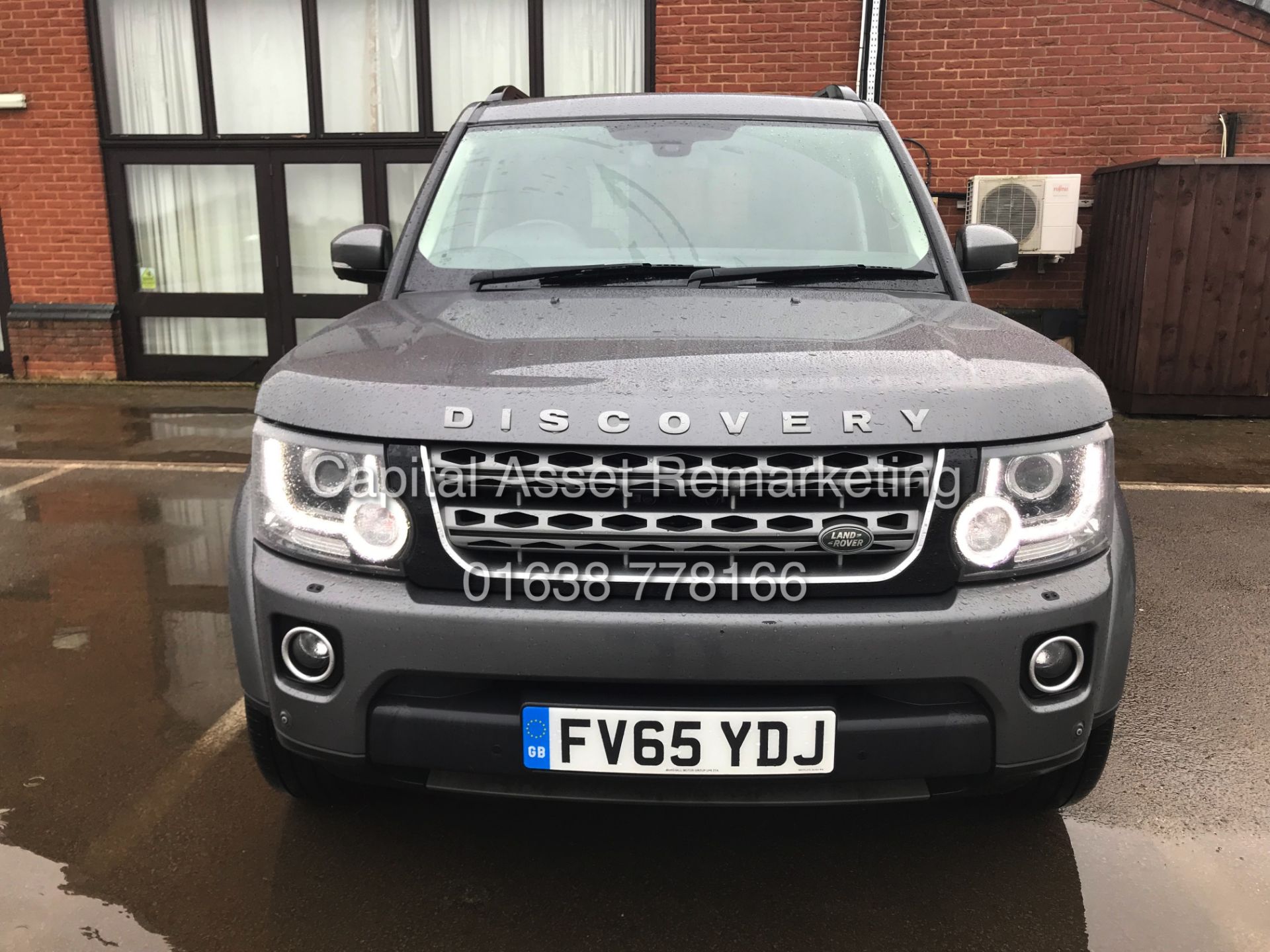 LAND ROVER DISCOVERY 4 *SE EDITION* (2016) '3.0 SDV6 - 8 SPEED AUTO' *LEATHER & SAT NAV* (HUGE SPEC) - Image 4 of 24