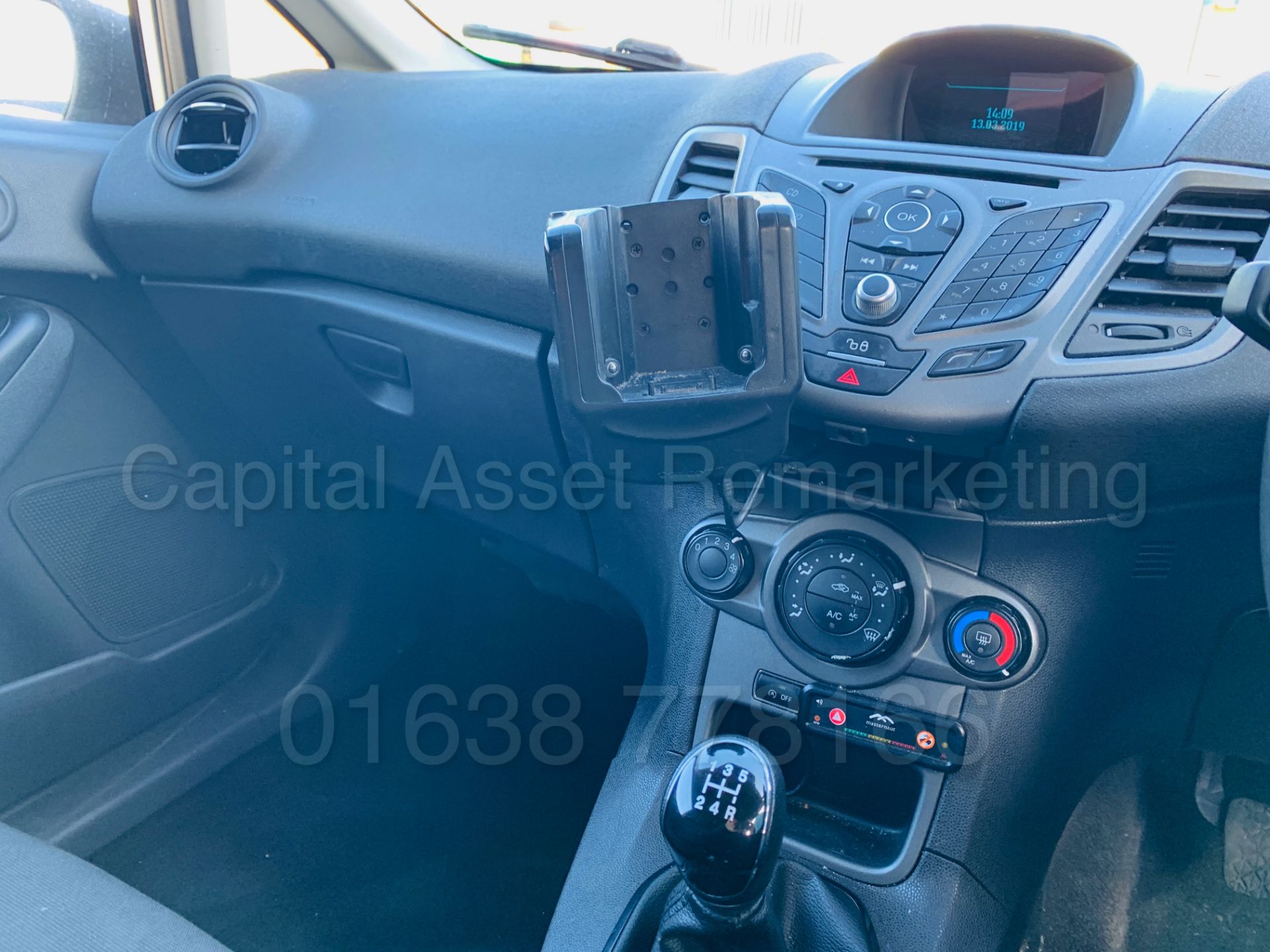 FORD FIESTA *LCV - PANEL VAN* (2017 MODEL) '1.5 TDCI - 95 BHP - STOP/START' **AIR CON - BLUETOOTH** - Image 27 of 34