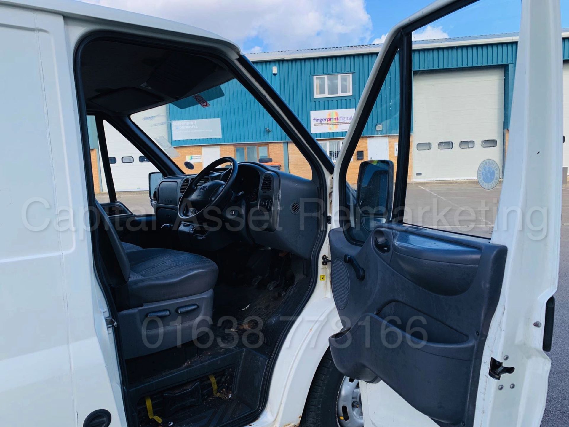 (On Sale) FORD TRANSIT T300 *SWB -PANEL VAN* (2005) '2.3 PETROL/GAS - BI-FUEL - 140 BHP' *LOW MILES* - Image 21 of 26