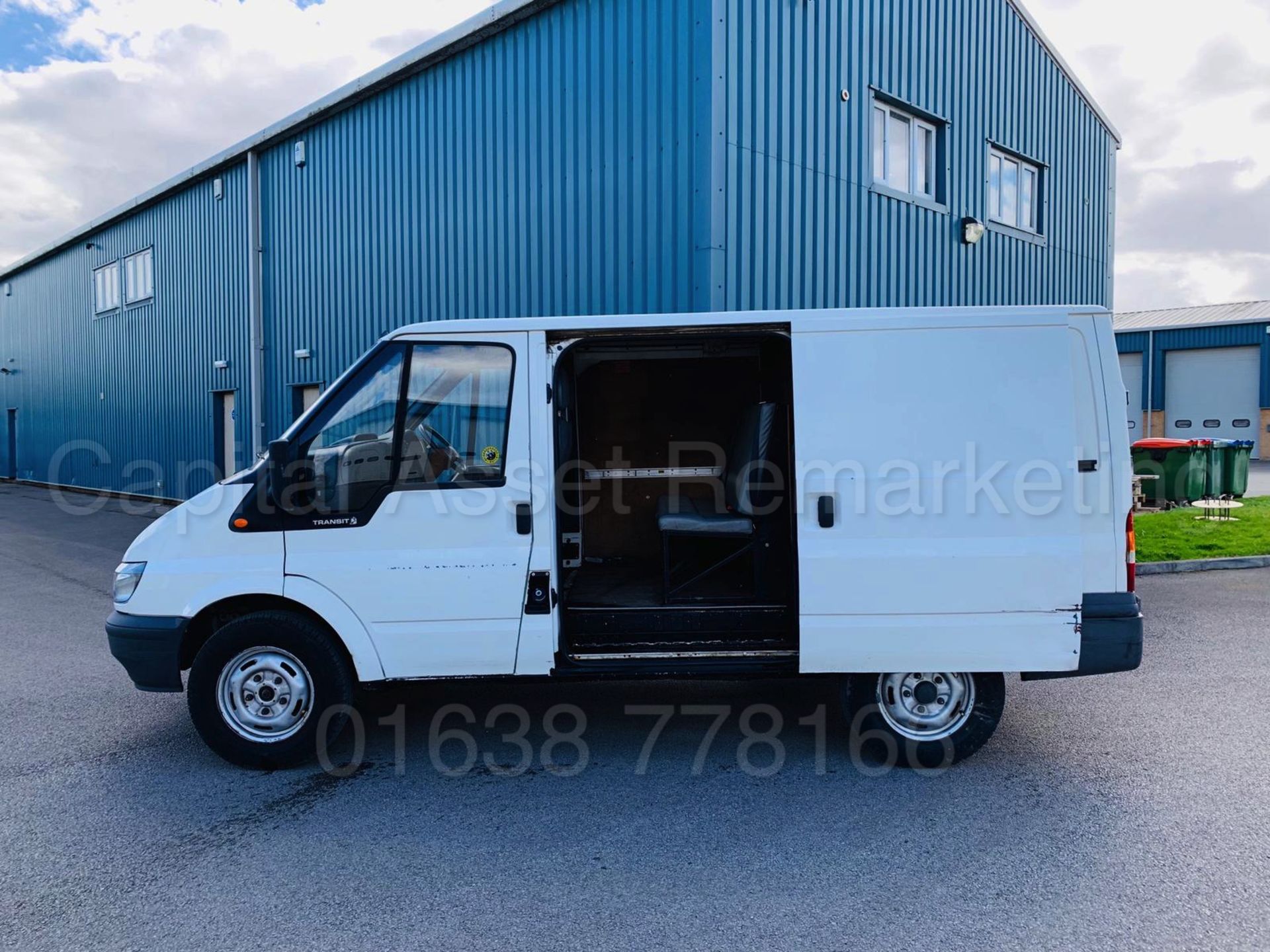 (On Sale) FORD TRANSIT T300 *SWB -PANEL VAN* (2005) '2.3 PETROL/GAS - BI-FUEL - 140 BHP' *LOW MILES* - Image 16 of 26