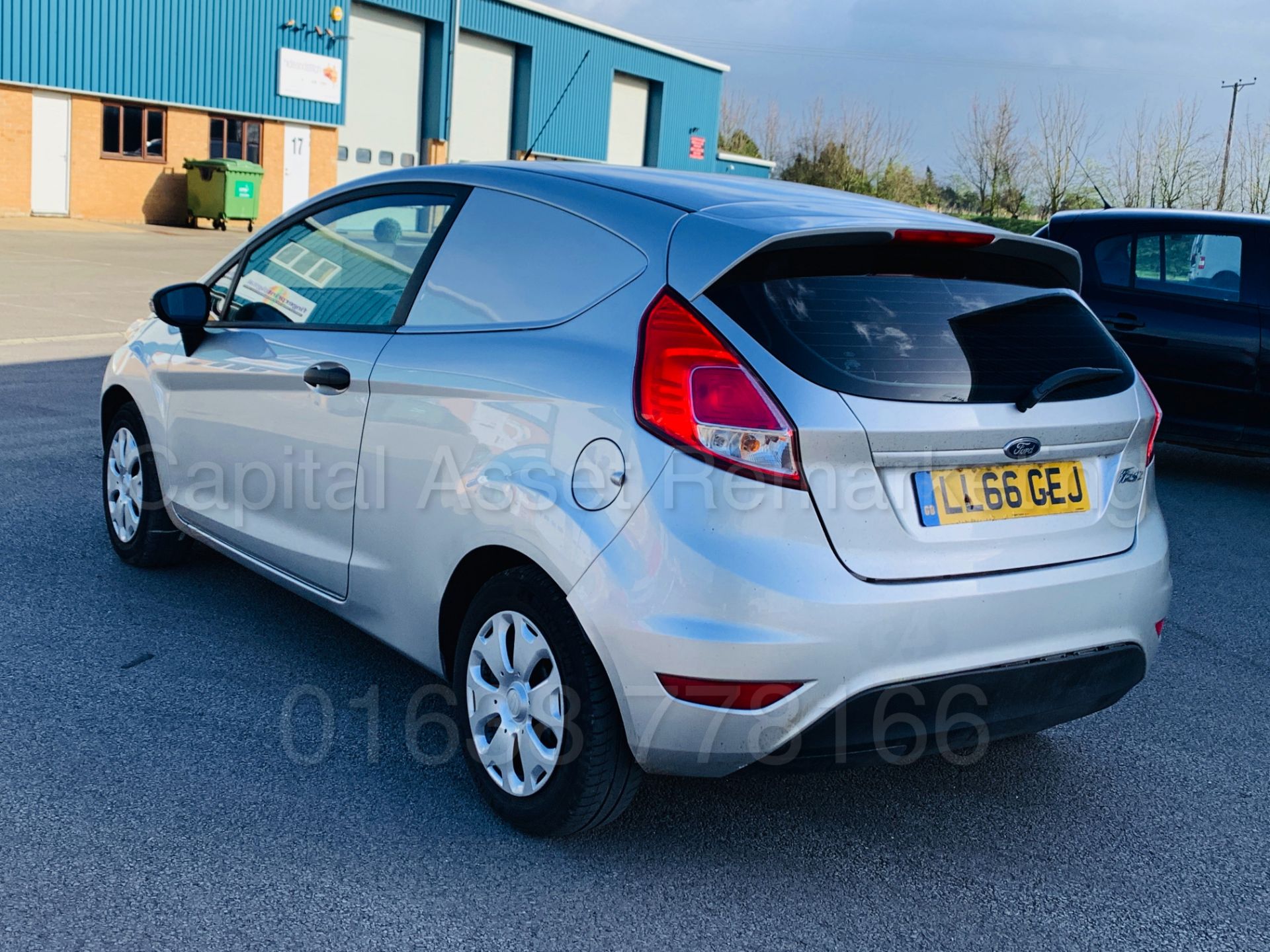 FORD FIESTA *LCV - PANEL VAN* (2017 MODEL) '1.5 TDCI - 95 BHP - STOP/START' **AIR CON - BLUETOOTH** - Image 8 of 34