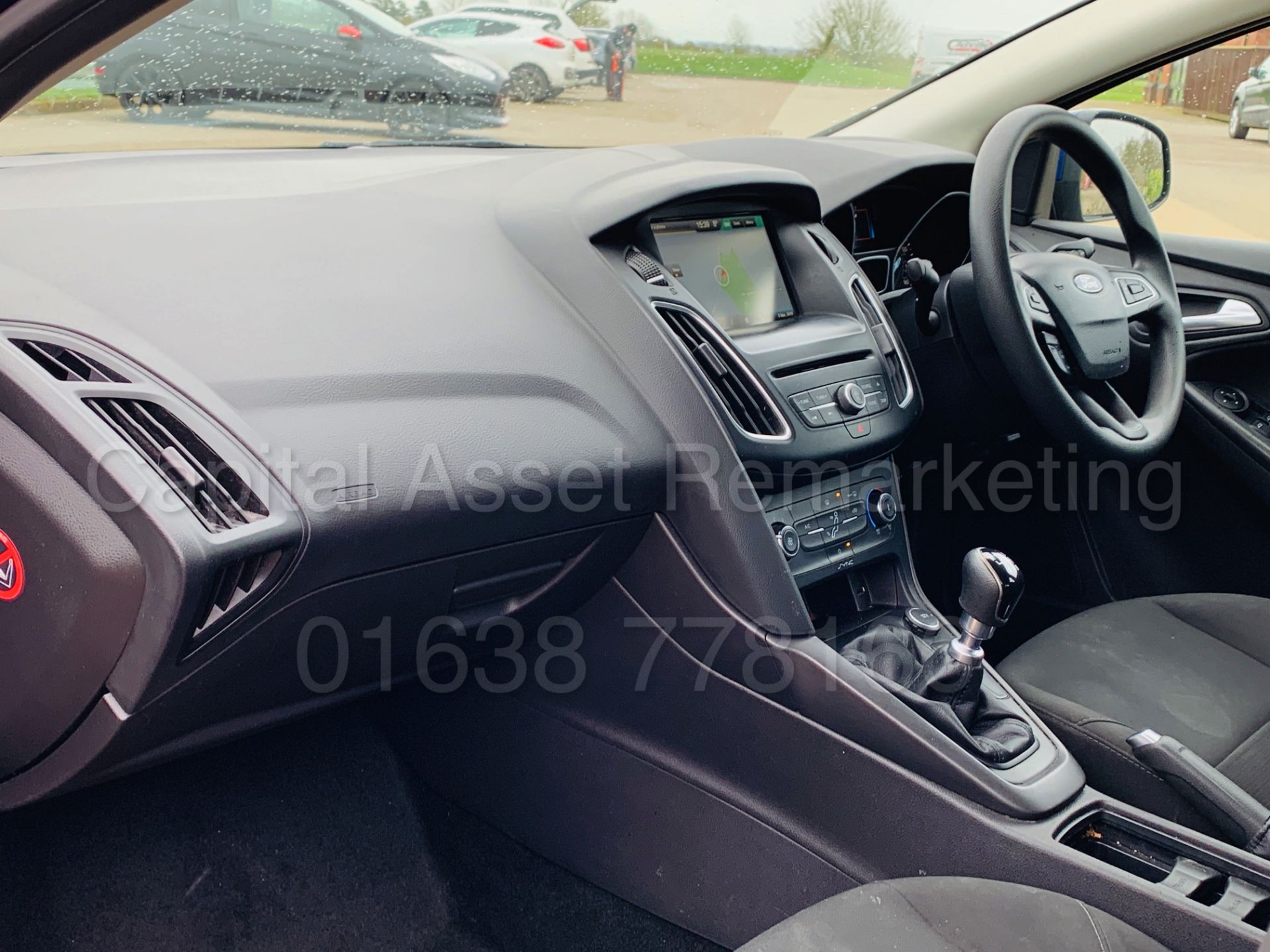 FORD FOCUS *STYLE* 5 DOOR HATCHBACK (2015-NEW MODEL) '1.5 TDCI-6 SPEED' (1 OWNER FROM NEW) *SAT NAV* - Image 16 of 39