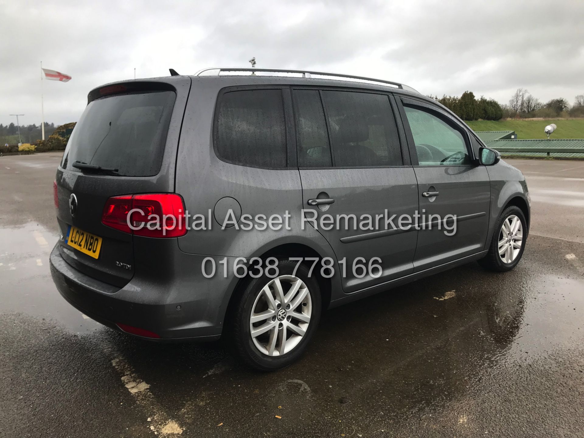 (ON SALE) VOLKSWAGEN TOURAN 2.0TDI "SE" 7 SEATER - HUGE SPEC - PAN ROOF - SAT NAV - AIR CON - NO VAT - Image 6 of 20