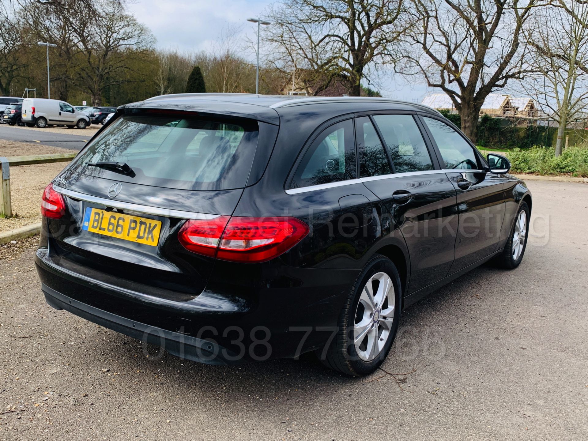 MERCEDES-BENZ C220d *EXECUTIVE* 5 DOOR ESTATE (2017 MODEL) '7G AUTO - LEATHER - SAT NAV' *HUGE SPEC* - Image 11 of 52