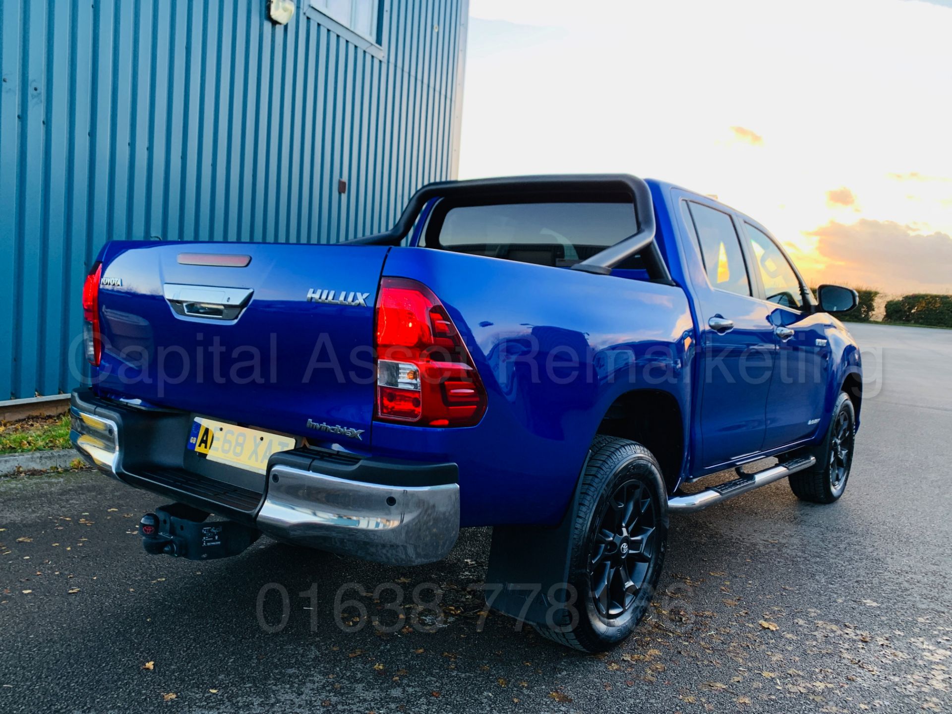 TOYOTA HILUX *INVINCIBLE X - LE* D/CAB PICK-UP (2019 MODEL) 'D-4D - AUTO - LEATHER - SAT NAV' *LOOK* - Image 14 of 65