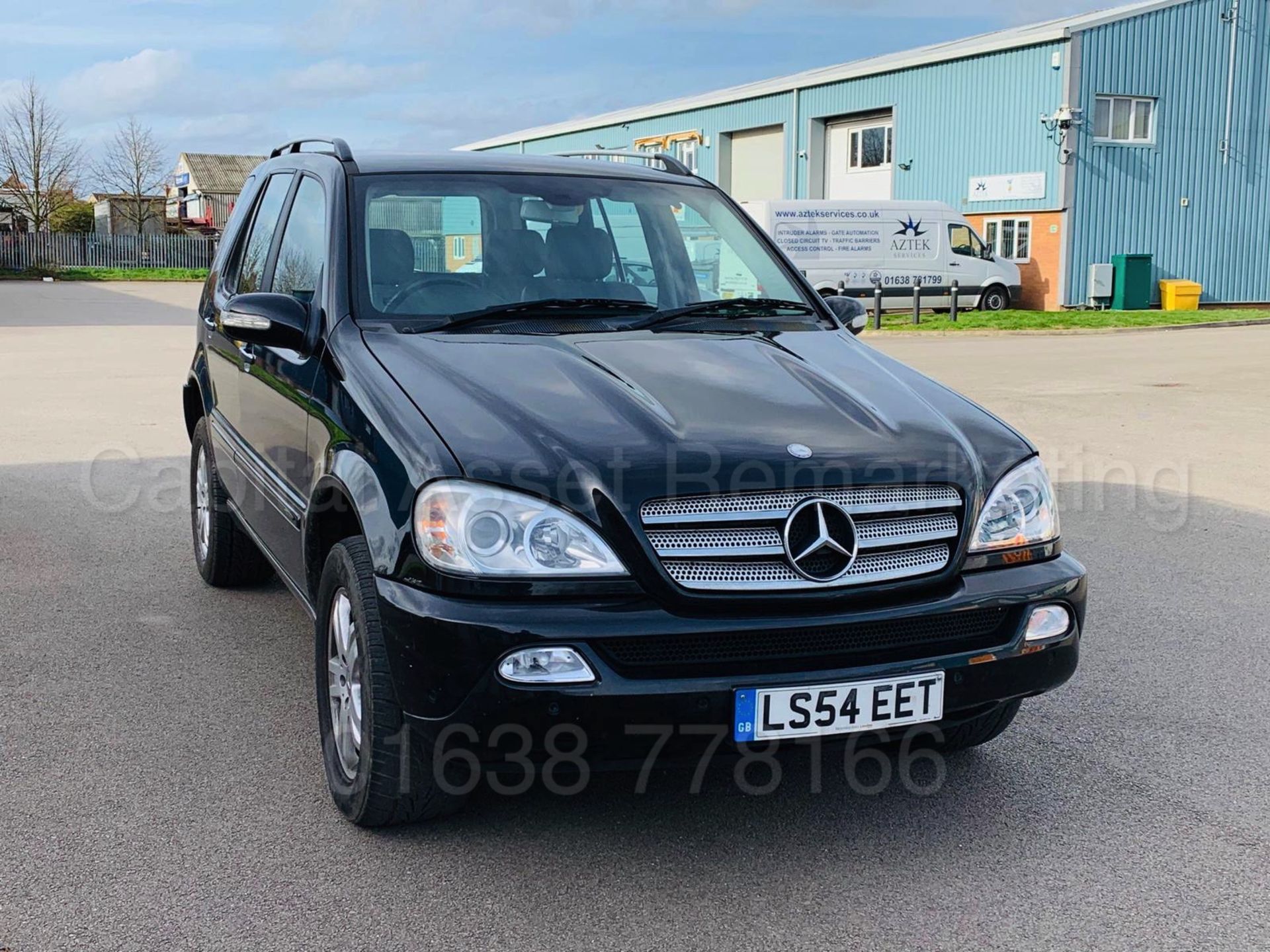 MERCEDES-BENZ ML 270 CDI *SPECIAL EDITION* (2005 MODEL) '2.7 DIESEL - 163 BHP - AUTO' **HUGE SPEC** - Image 2 of 27