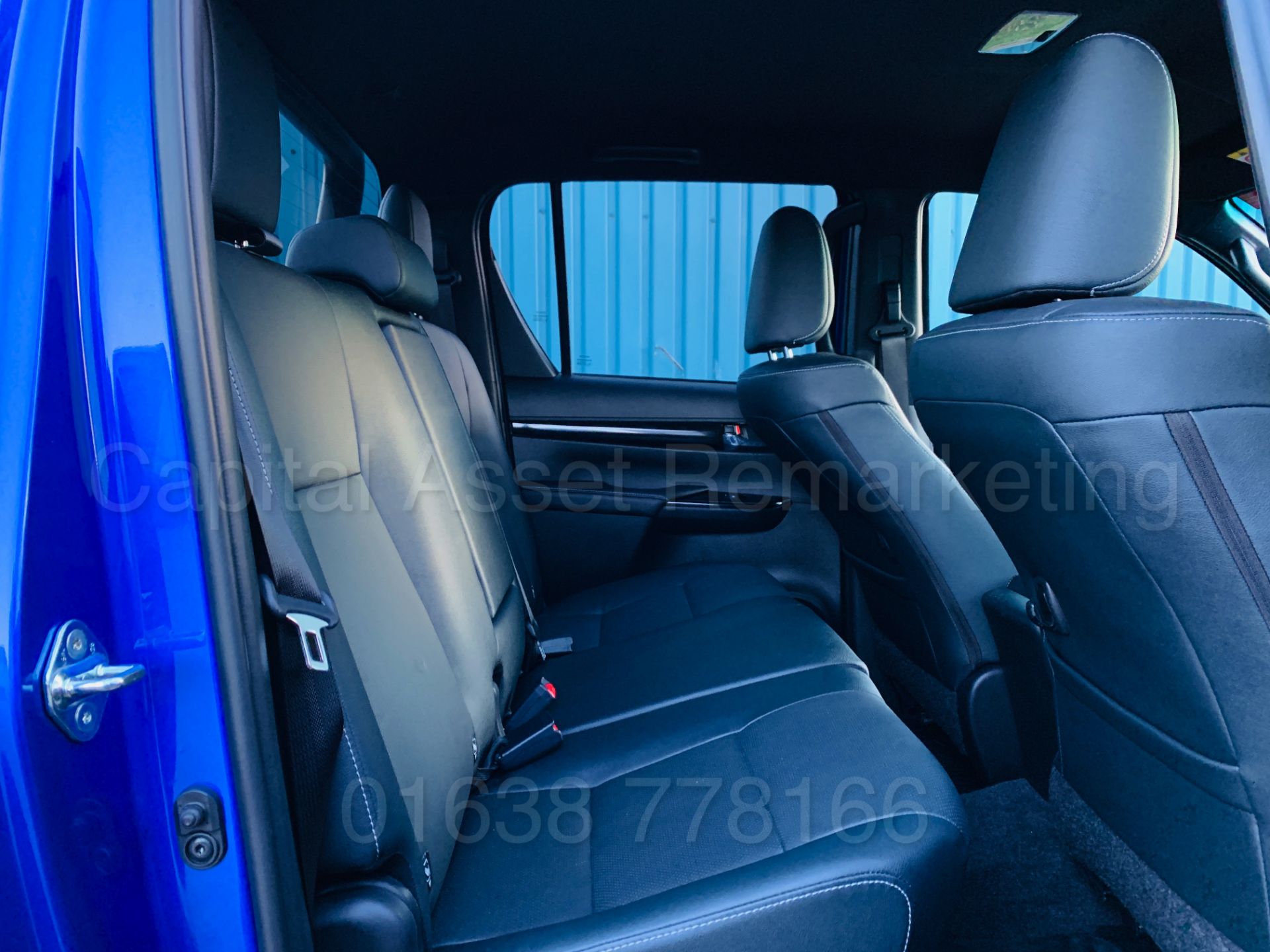 TOYOTA HILUX *INVINCIBLE X - LE* D/CAB PICK-UP (2019 MODEL) 'D-4D - AUTO - LEATHER - SAT NAV' *LOOK* - Image 43 of 65