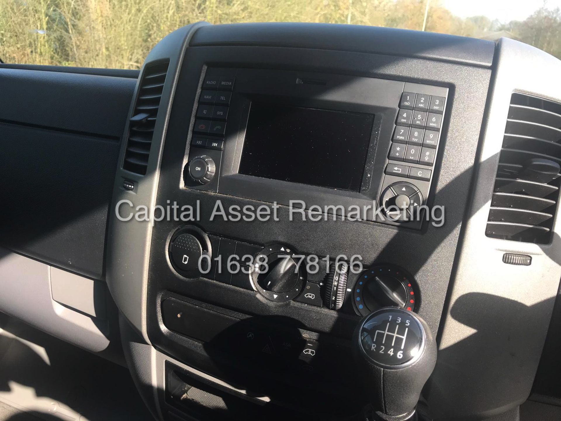 VOLKSWAGEN CRAFTER 2.0TDI "BLUE-MOTION" LWB / HI TOP (17 REG) EURO 6 - COMPLIANT FOR LONDON - Image 7 of 12