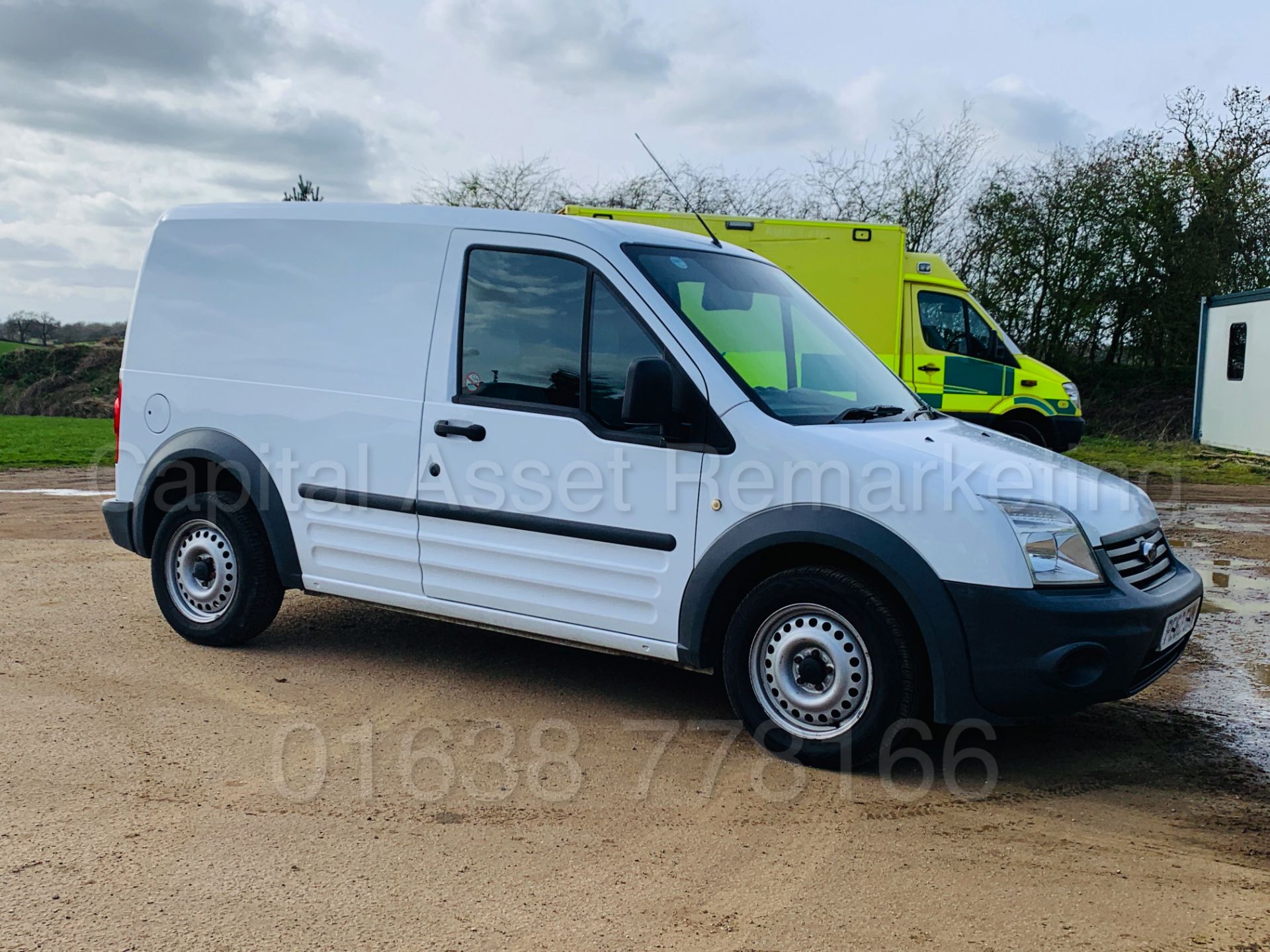 FORD TRANSIT CONNECT T200 *LCV - PANEL VAN* (2013 MODEL) '1.8 TDCI - 75 BHP - 5 SPEED' *LOW MILES* - Image 9 of 30