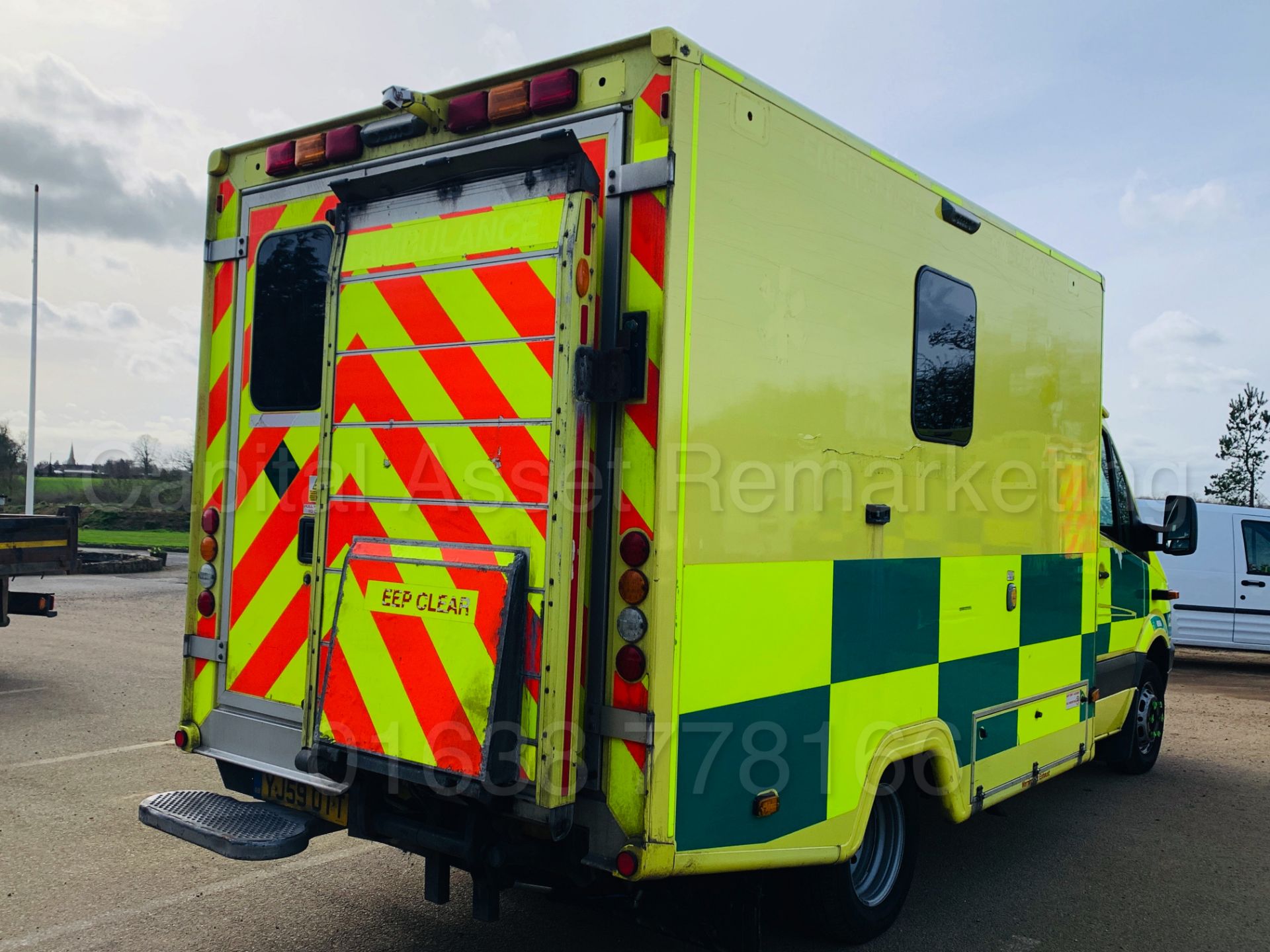 MERCEDES-BENZ SPRINTER 519 CDI *AMBULANCE / BOX VAN* (2010) '3.0 DIESEL - 190 BHP - AUTOMATIC' *A/C* - Image 10 of 34