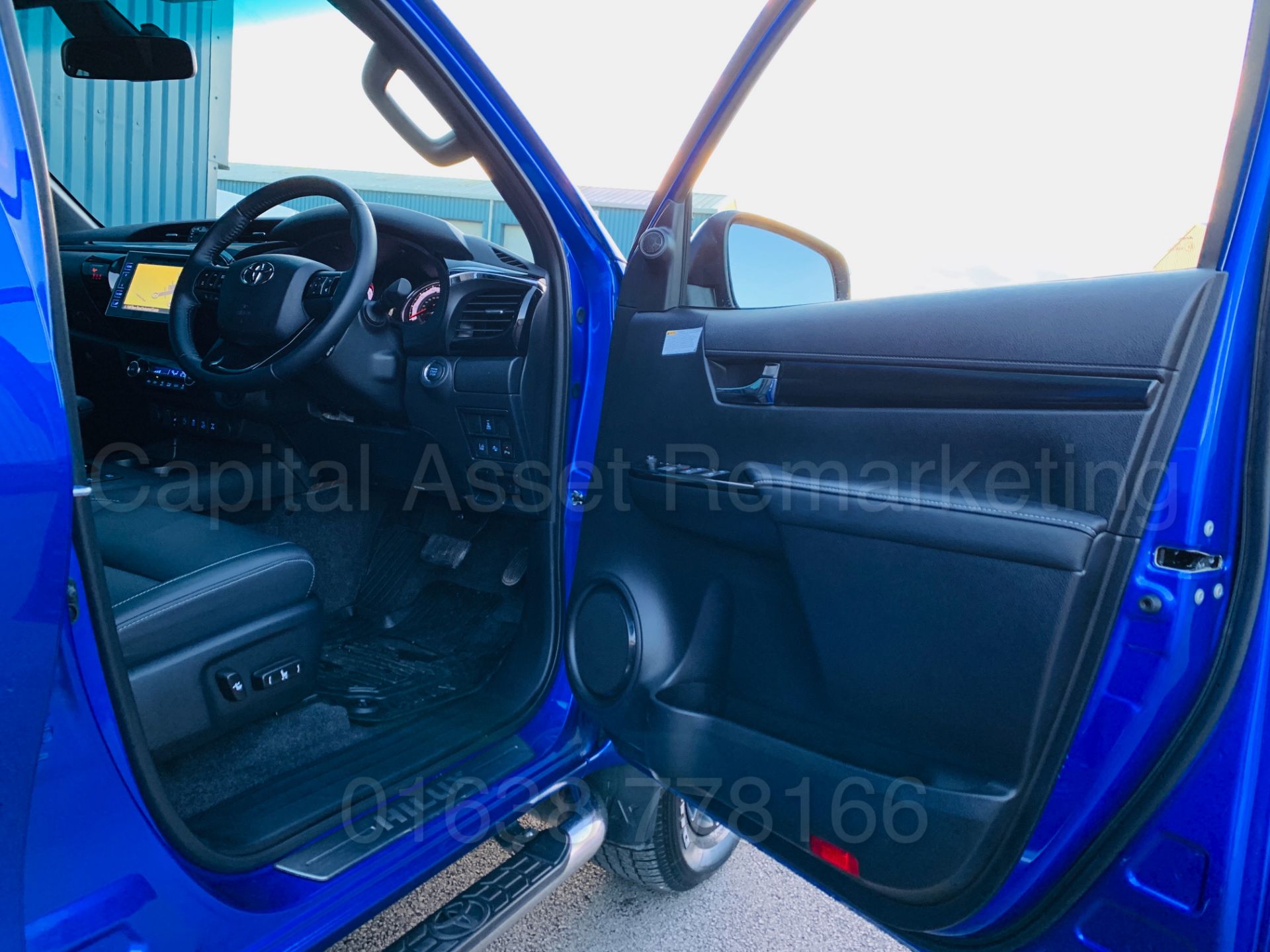 TOYOTA HILUX *INVINCIBLE X - LE* D/CAB PICK-UP (2019 MODEL) 'D-4D - AUTO - LEATHER - SAT NAV' *LOOK* - Image 45 of 65