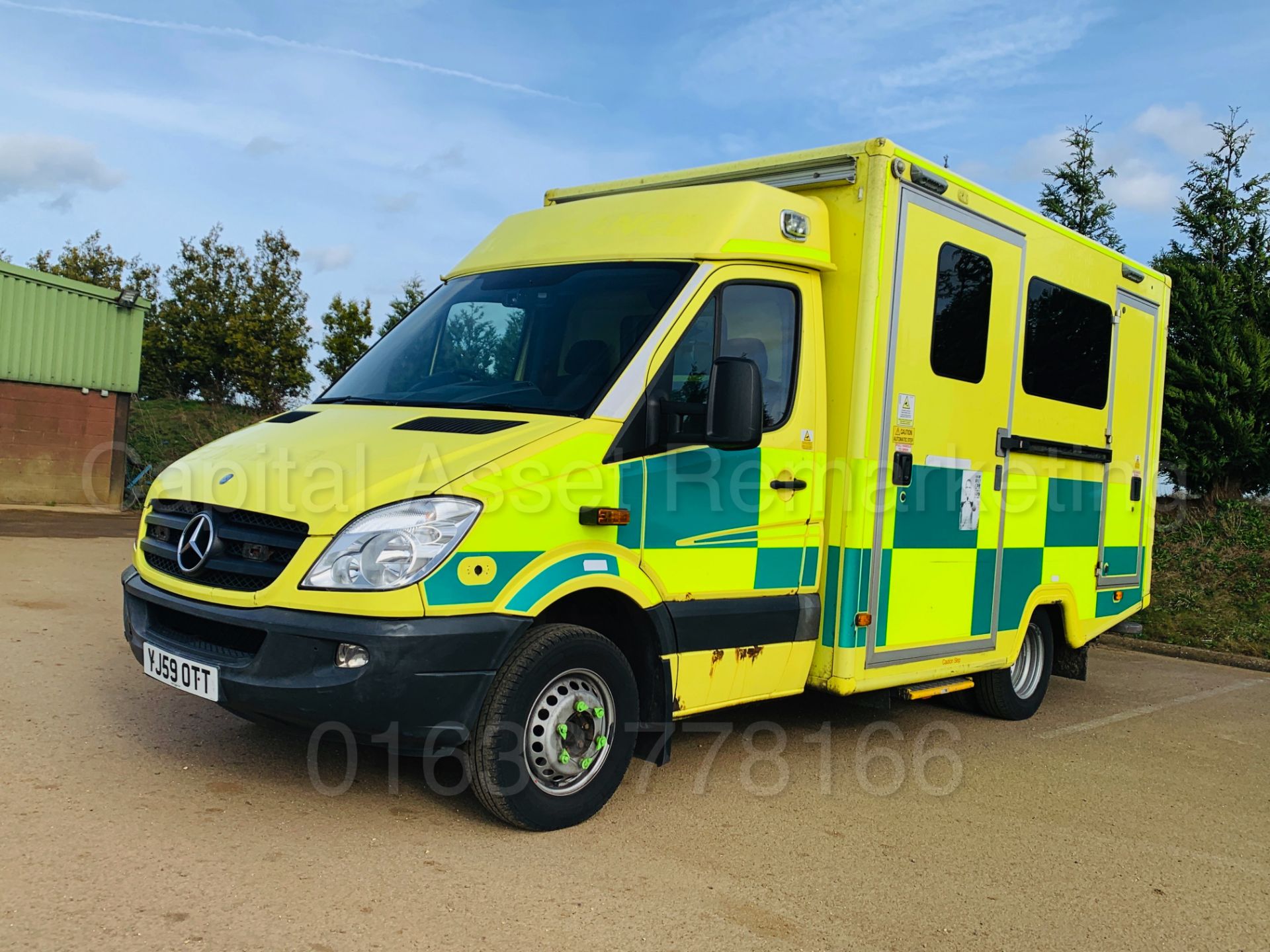 MERCEDES-BENZ SPRINTER 519 CDI *AMBULANCE / BOX VAN* (2010) '3.0 DIESEL - 190 BHP - AUTOMATIC' *A/C* - Image 5 of 34