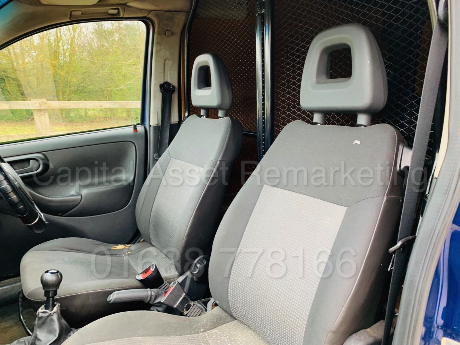 VAUXHALL COMBO 1700 *ECO-FLEX* LCV - PANEL VAN (2012 MODEL) 'CDTI - 75 BHP - 5 SPEED' (NO VAT) - Image 13 of 17