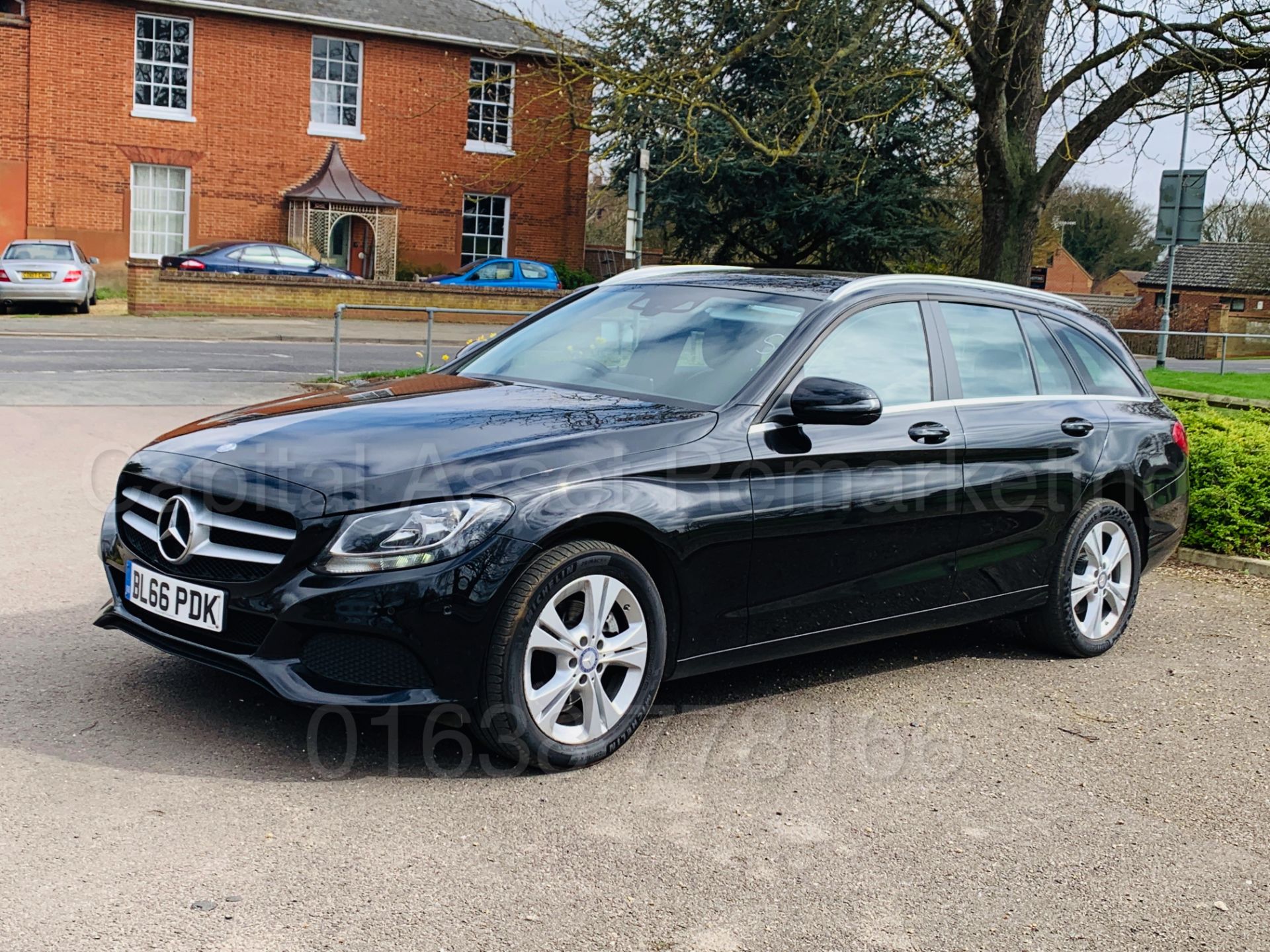 MERCEDES-BENZ C220d *EXECUTIVE* 5 DOOR ESTATE (2017 MODEL) '7G AUTO - LEATHER - SAT NAV' *HUGE SPEC* - Image 6 of 52