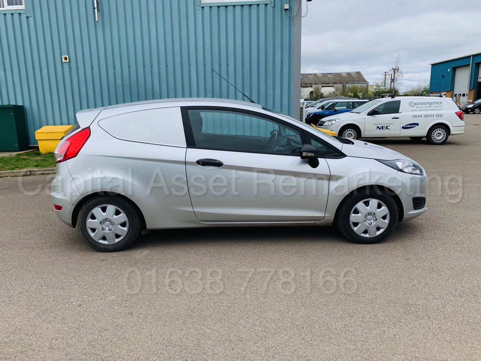 FORD FIESTA *LCV - PANEL VAN* (2017 MODEL) '1.5 TDCI - 95 BHP - STOP/START' **AIR CON - BLUETOOTH** - Image 8 of 22