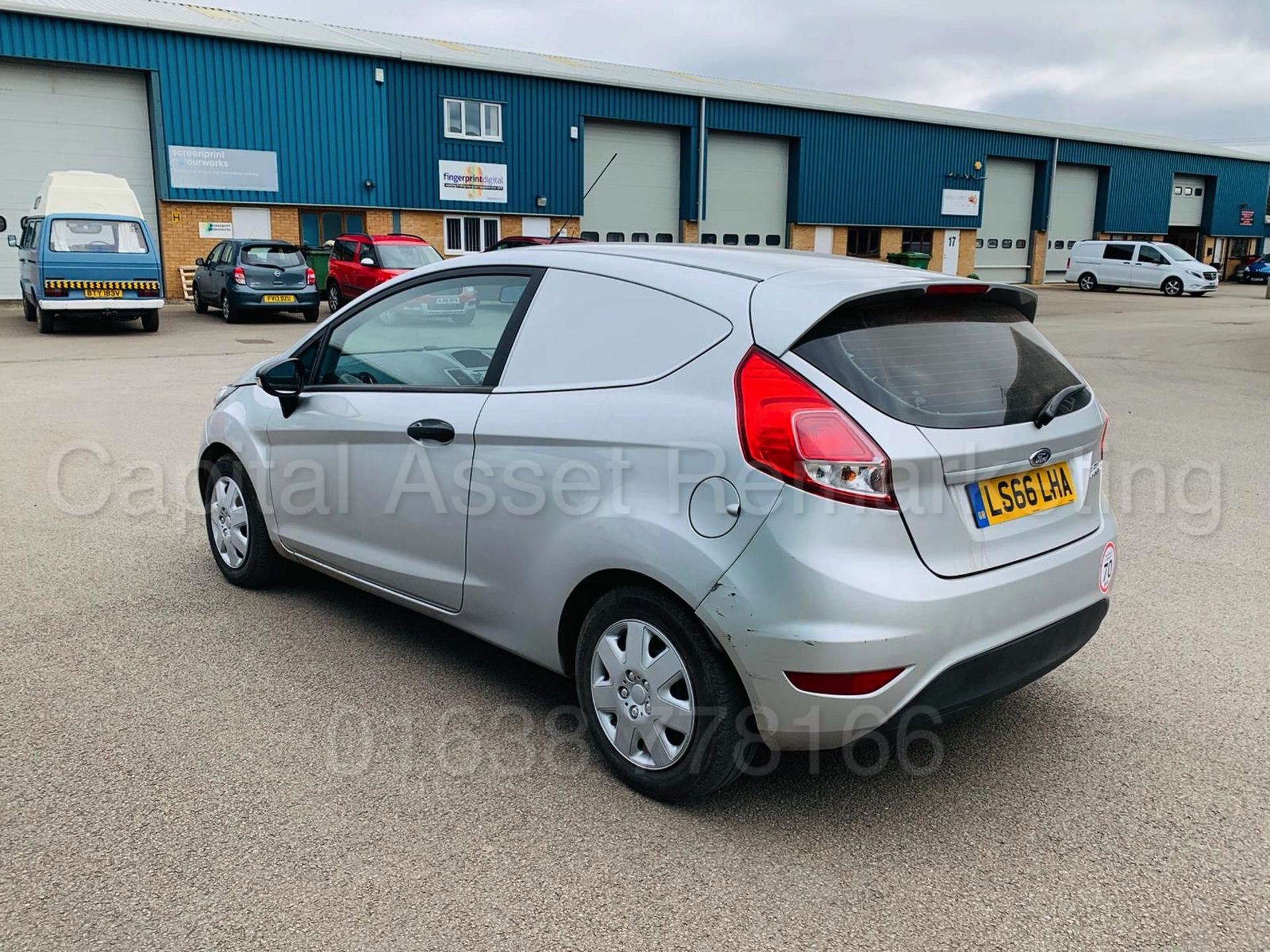 FORD FIESTA *LCV - PANEL VAN* (2017 MODEL) '1.5 TDCI - 95 BHP - STOP/START' **AIR CON - BLUETOOTH** - Image 4 of 22