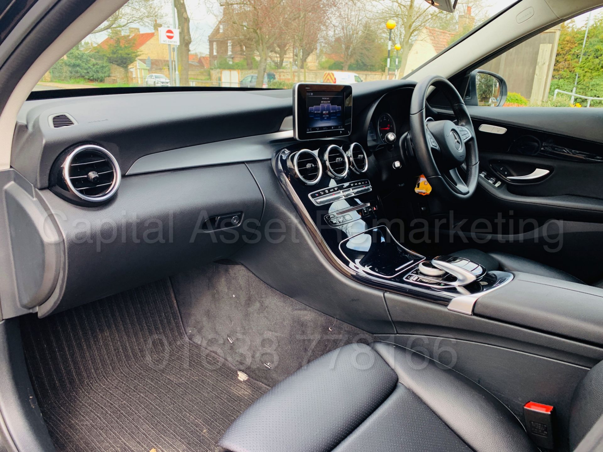 MERCEDES-BENZ C220d *EXECUTIVE* 5 DOOR ESTATE (2017 MODEL) '7G AUTO - LEATHER - SAT NAV' *HUGE SPEC* - Image 20 of 52