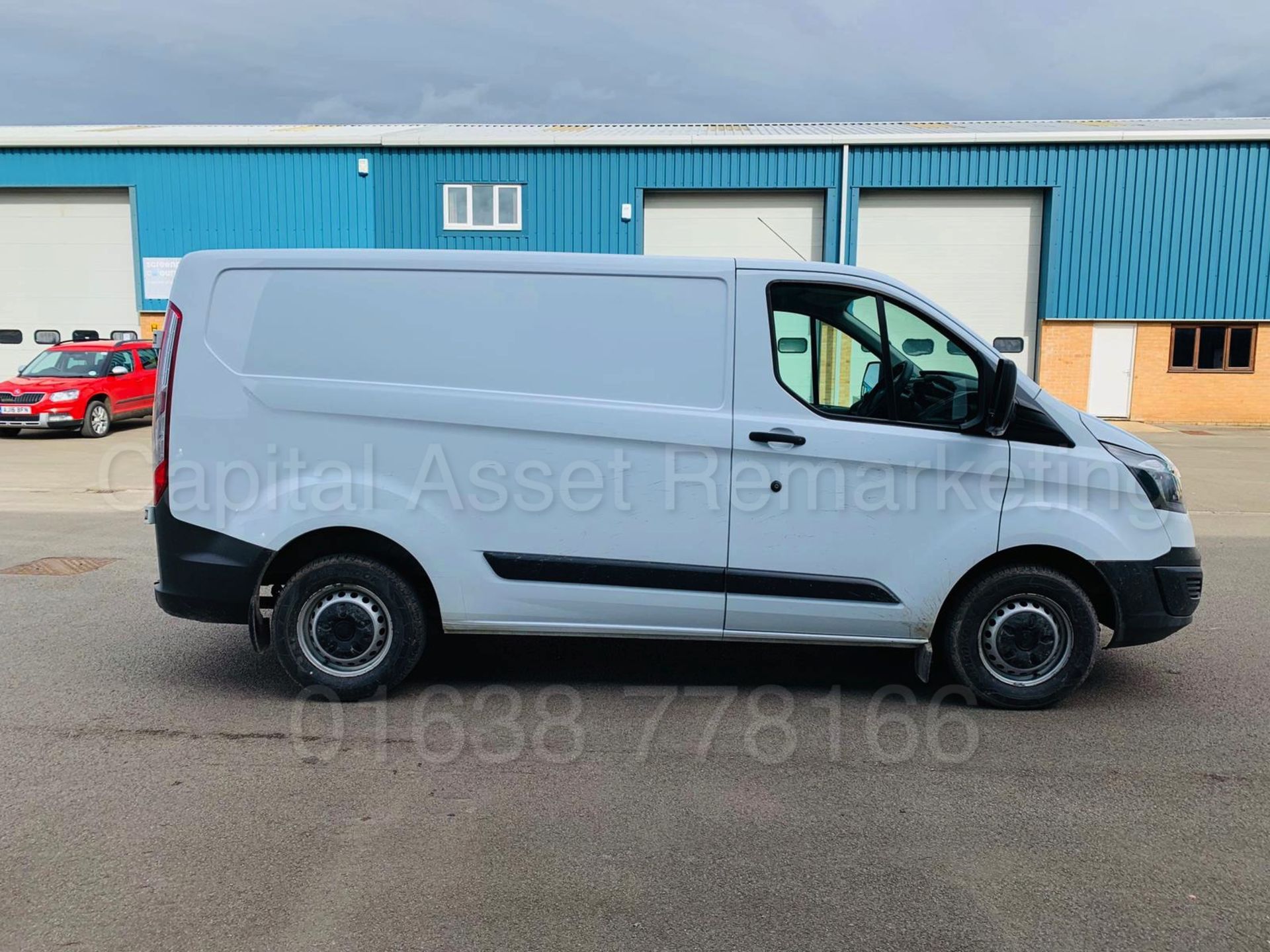 FORD TRANSIT CUSTOM 290 ECO-TECH *LCV - SWB PANEL VAN* (2015) '2.2 TDCI - 6 SPEED' - Image 11 of 26