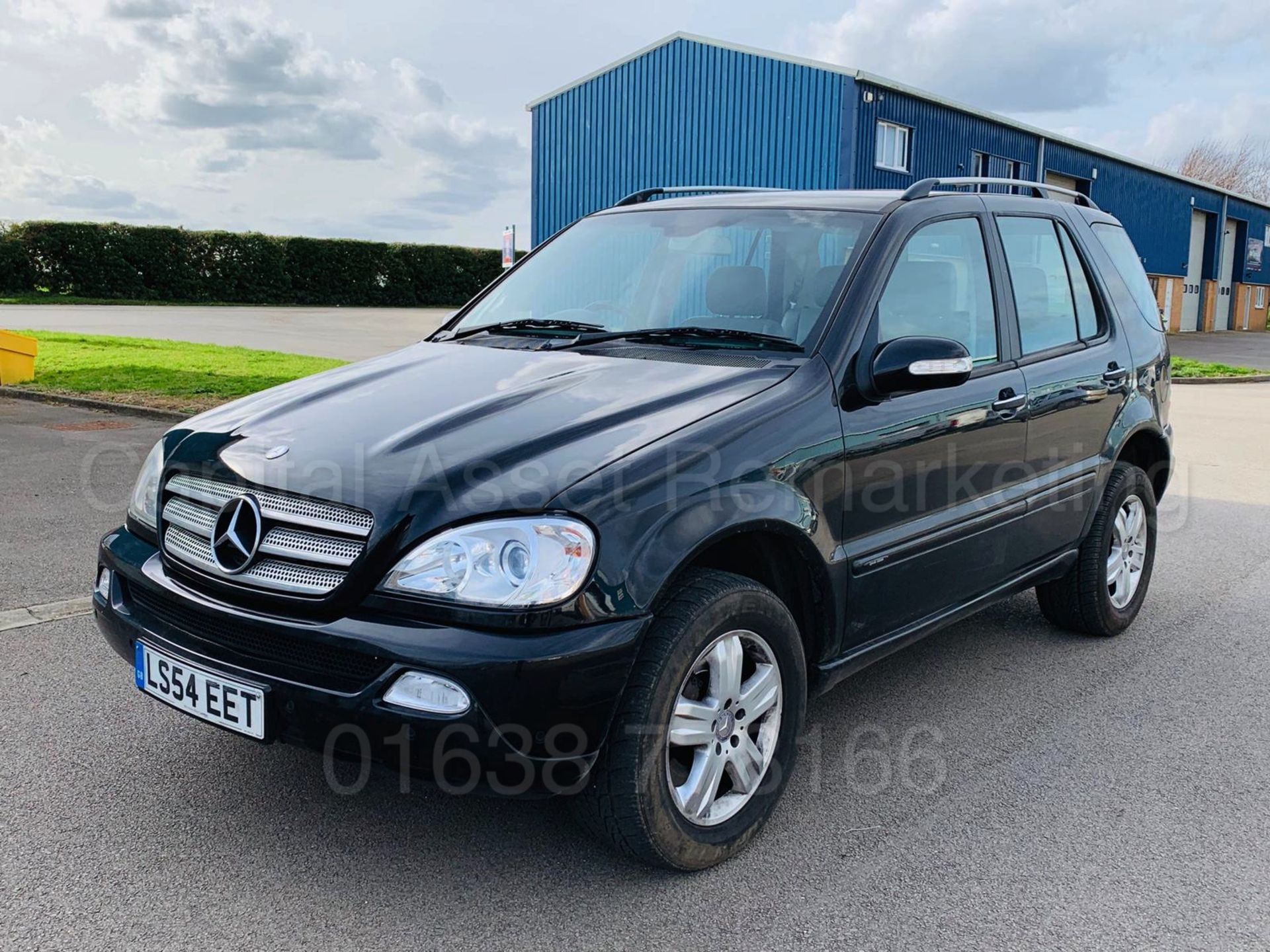 MERCEDES-BENZ ML 270 CDI *SPECIAL EDITION* (2005 MODEL) '2.7 DIESEL - 163 BHP - AUTO' **HUGE SPEC** - Image 4 of 27