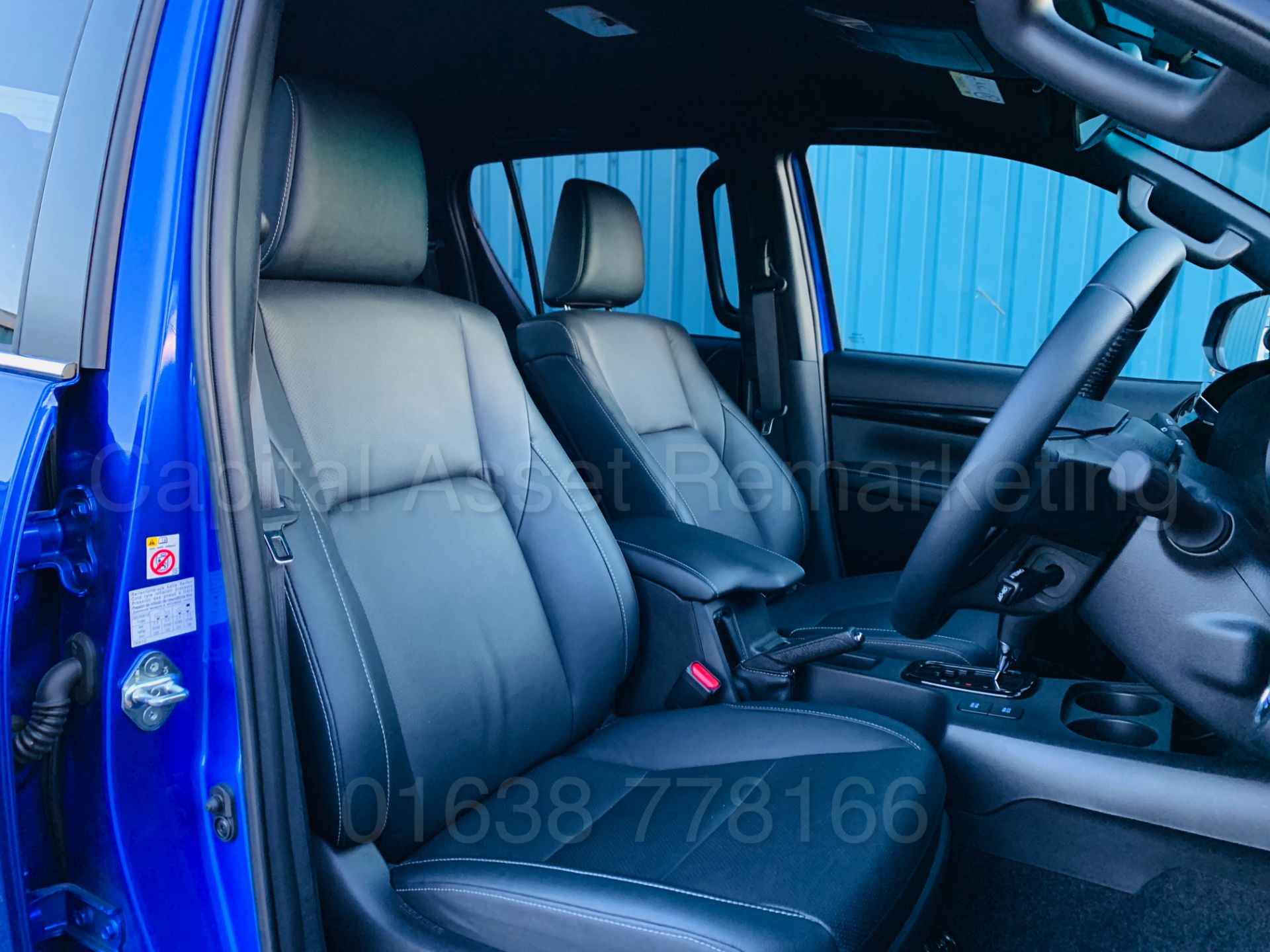 TOYOTA HILUX *INVINCIBLE X - LE* D/CAB PICK-UP (2019 MODEL) 'D-4D - AUTO - LEATHER - SAT NAV' *LOOK* - Image 50 of 65