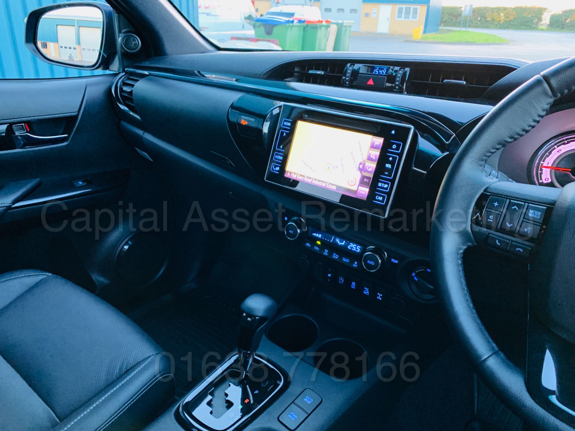 TOYOTA HILUX *INVINCIBLE X - LE* D/CAB PICK-UP (2019 MODEL) 'D-4D - AUTO - LEATHER - SAT NAV' *LOOK* - Image 55 of 65