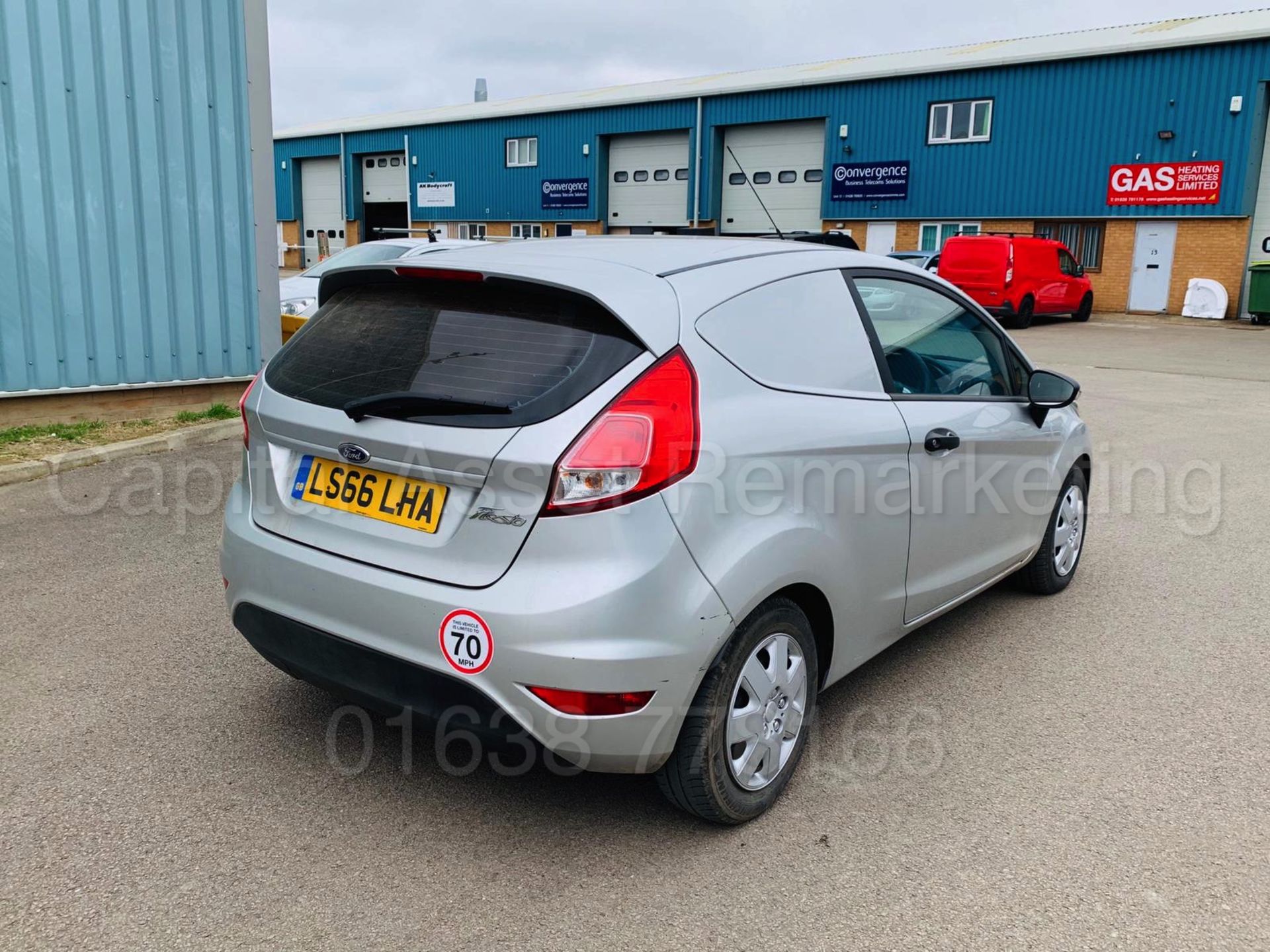 FORD FIESTA *LCV - PANEL VAN* (2017 MODEL) '1.5 TDCI - 95 BHP - STOP/START' **AIR CON - BLUETOOTH** - Image 6 of 22