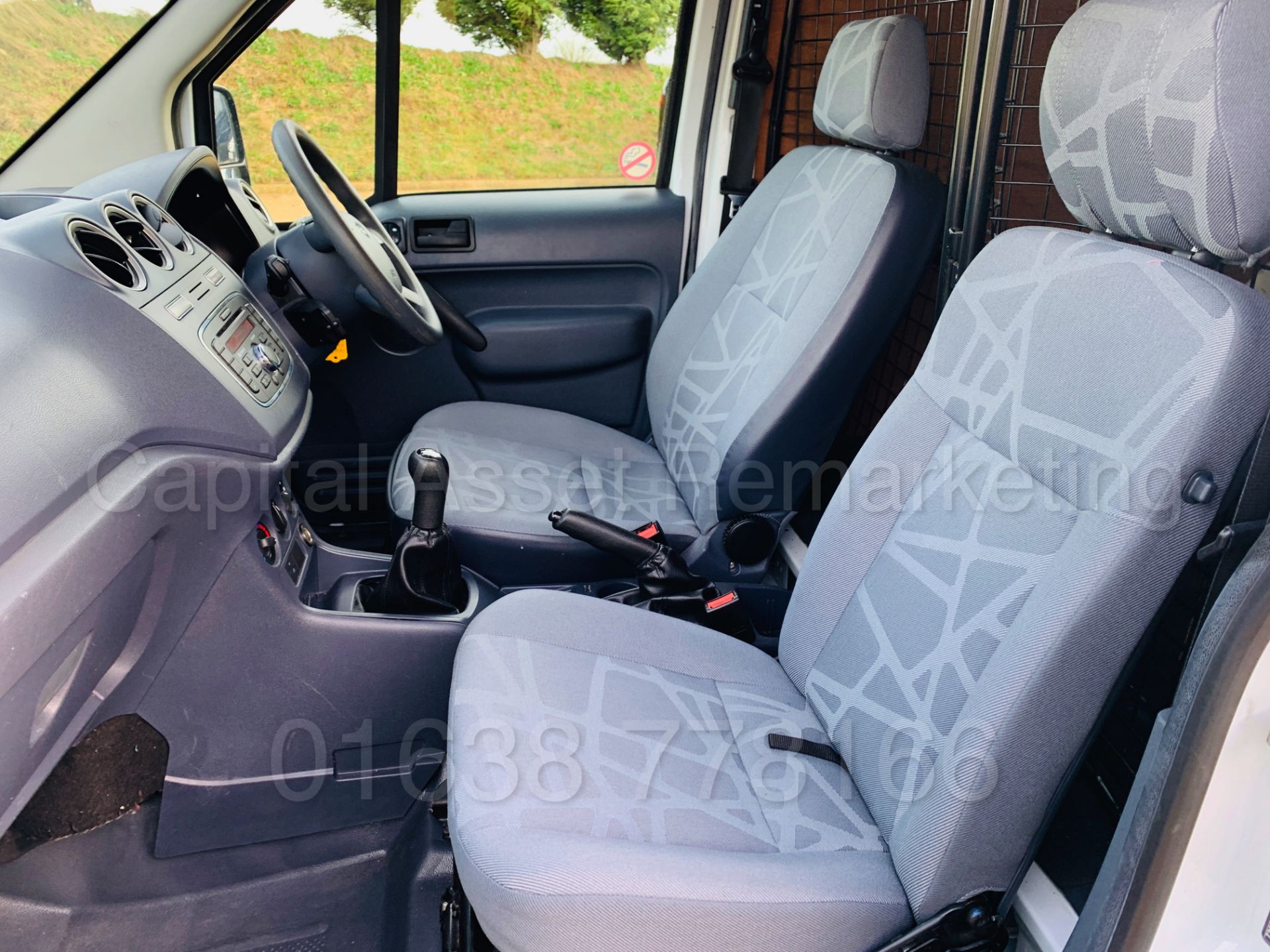 FORD TRANSIT CONNECT T200 *LCV - PANEL VAN* (2013 MODEL) '1.8 TDCI - 75 BHP - 5 SPEED' *LOW MILES* - Image 16 of 30