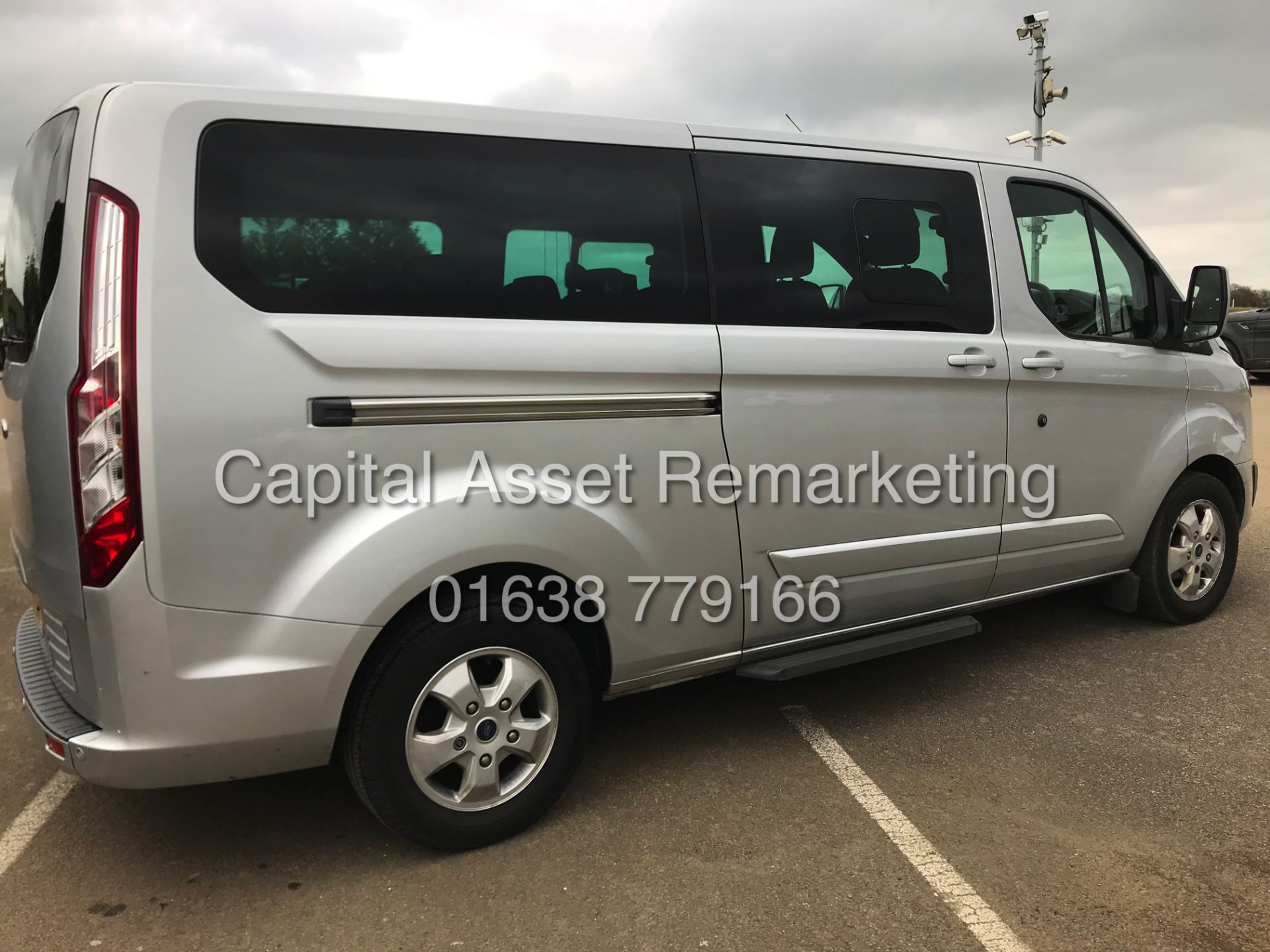 (ON SALE) FORD TRANSIT TOURNEO "TITANIUM" LWB 9 SEATER (15 REG) MASSIVE SPEC - AIR CON - ALLOYS - Bild 5 aus 28