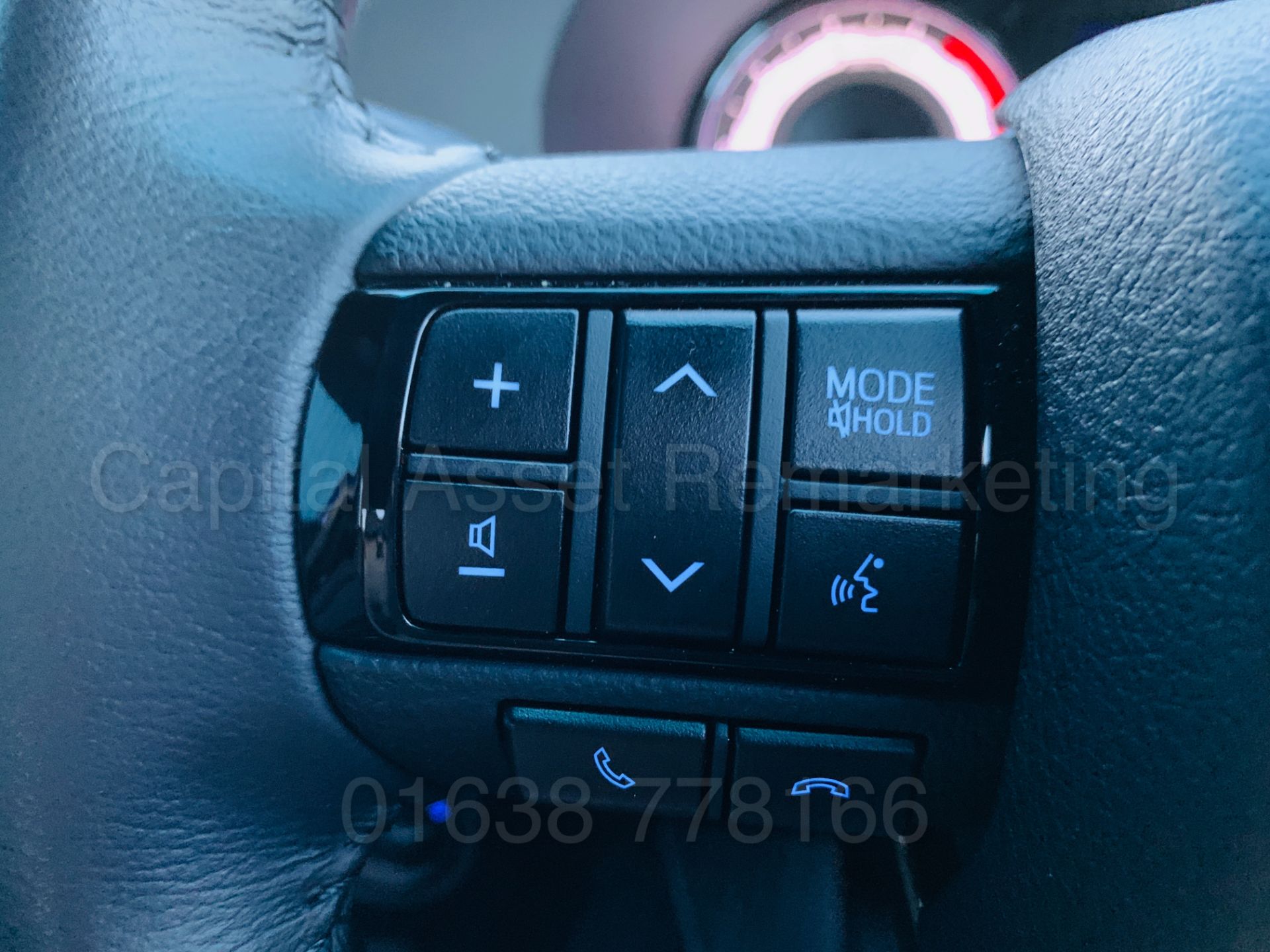 TOYOTA HILUX *INVINCIBLE X - LE* D/CAB PICK-UP (2019 MODEL) 'D-4D - AUTO - LEATHER - SAT NAV' *LOOK* - Image 62 of 65