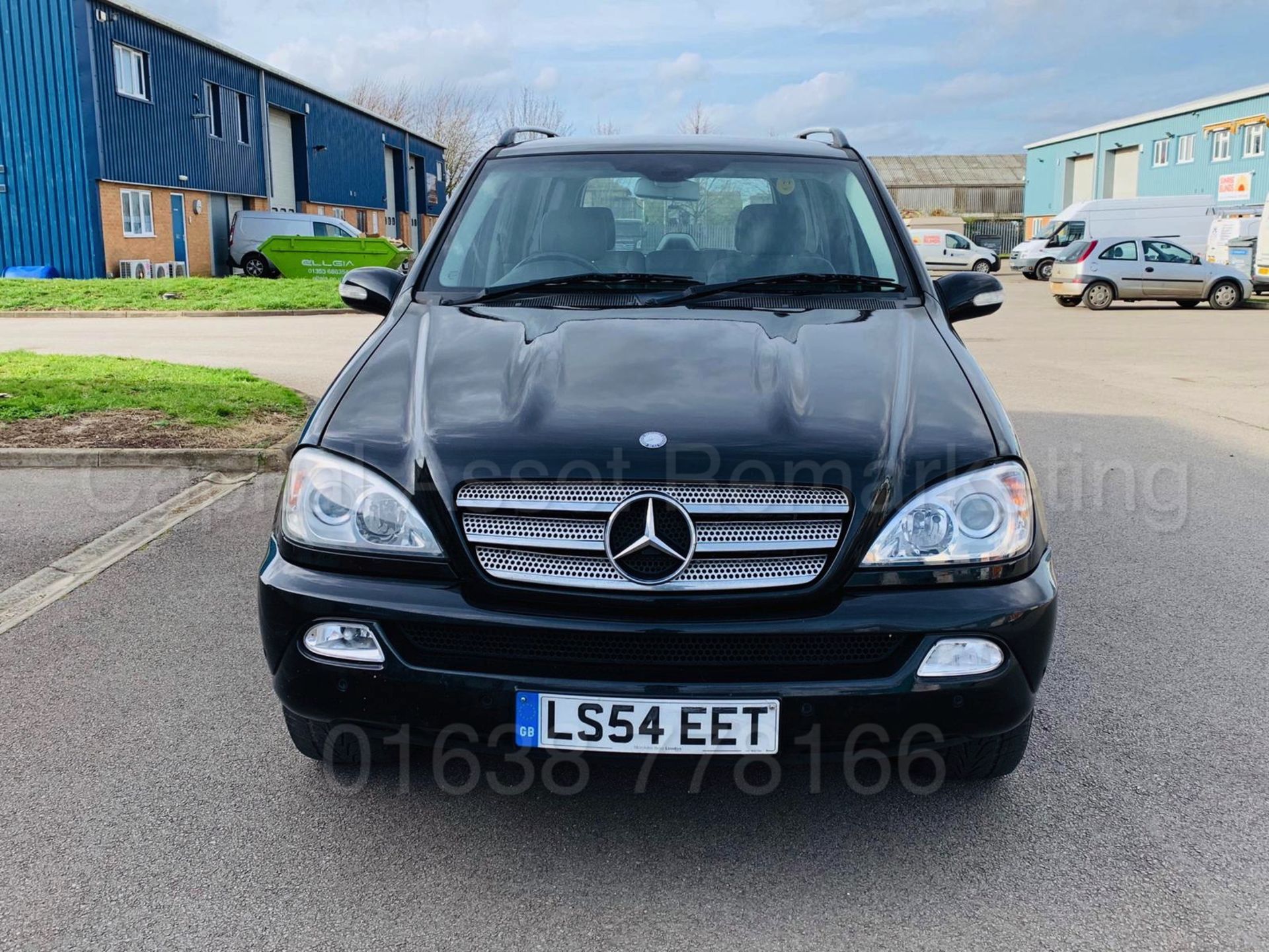 MERCEDES-BENZ ML 270 CDI *SPECIAL EDITION* (2005 MODEL) '2.7 DIESEL - 163 BHP - AUTO' **HUGE SPEC** - Image 3 of 27