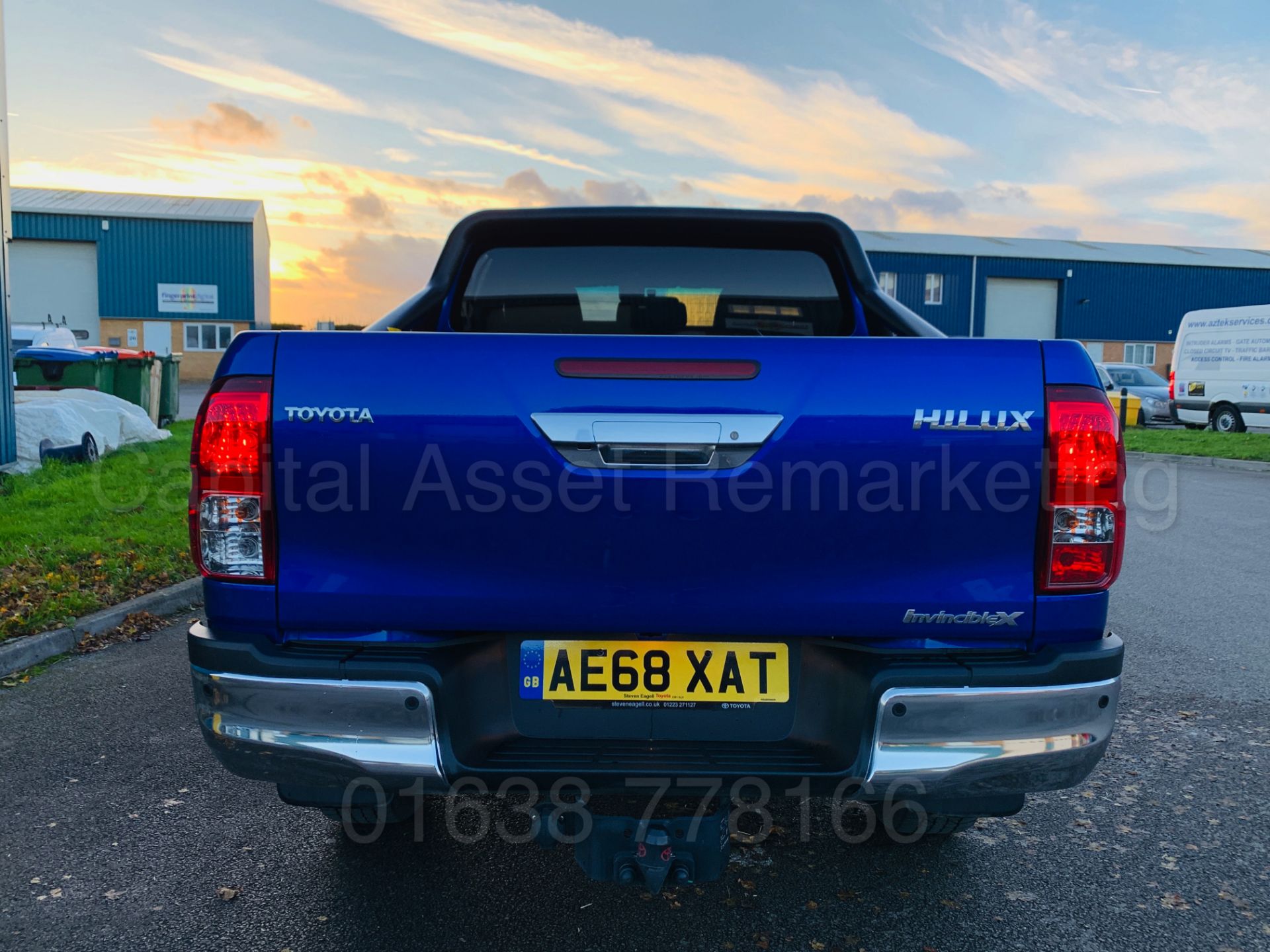 TOYOTA HILUX *INVINCIBLE X - LE* D/CAB PICK-UP (2019 MODEL) 'D-4D - AUTO - LEATHER - SAT NAV' *LOOK* - Image 12 of 65