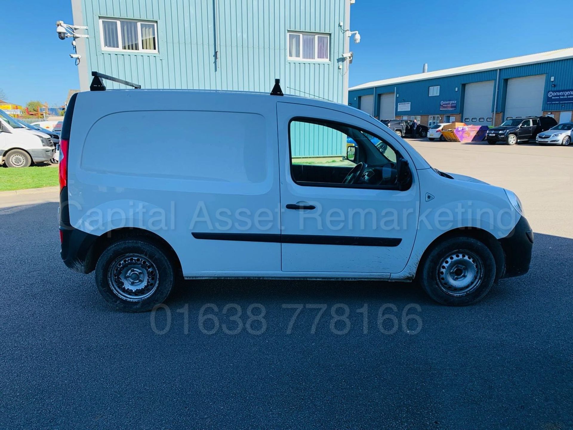 RENAULT KANGOO ML19 *LCV - PANEL VAN* (2013 MODEL) '1.5 DCI - 75 BHP - 5 SPEED' **AIR CON** - Image 10 of 25