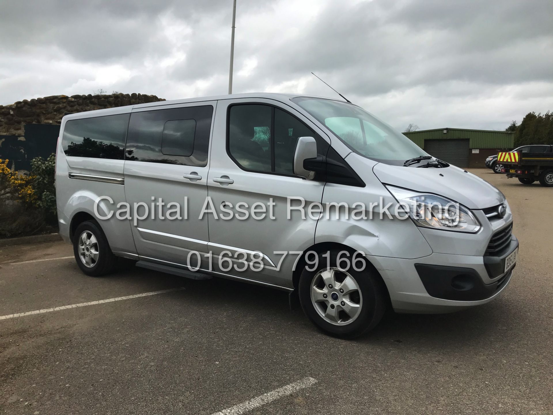 (ON SALE) FORD TRANSIT TOURNEO "TITANIUM" LWB 9 SEATER (15 REG) MASSIVE SPEC - AIR CON - ALLOYS - Bild 8 aus 28