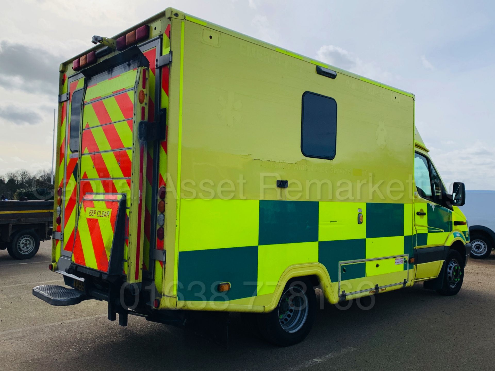 MERCEDES-BENZ SPRINTER 519 CDI *AMBULANCE / BOX VAN* (2010) '3.0 DIESEL - 190 BHP - AUTOMATIC' *A/C* - Image 11 of 34